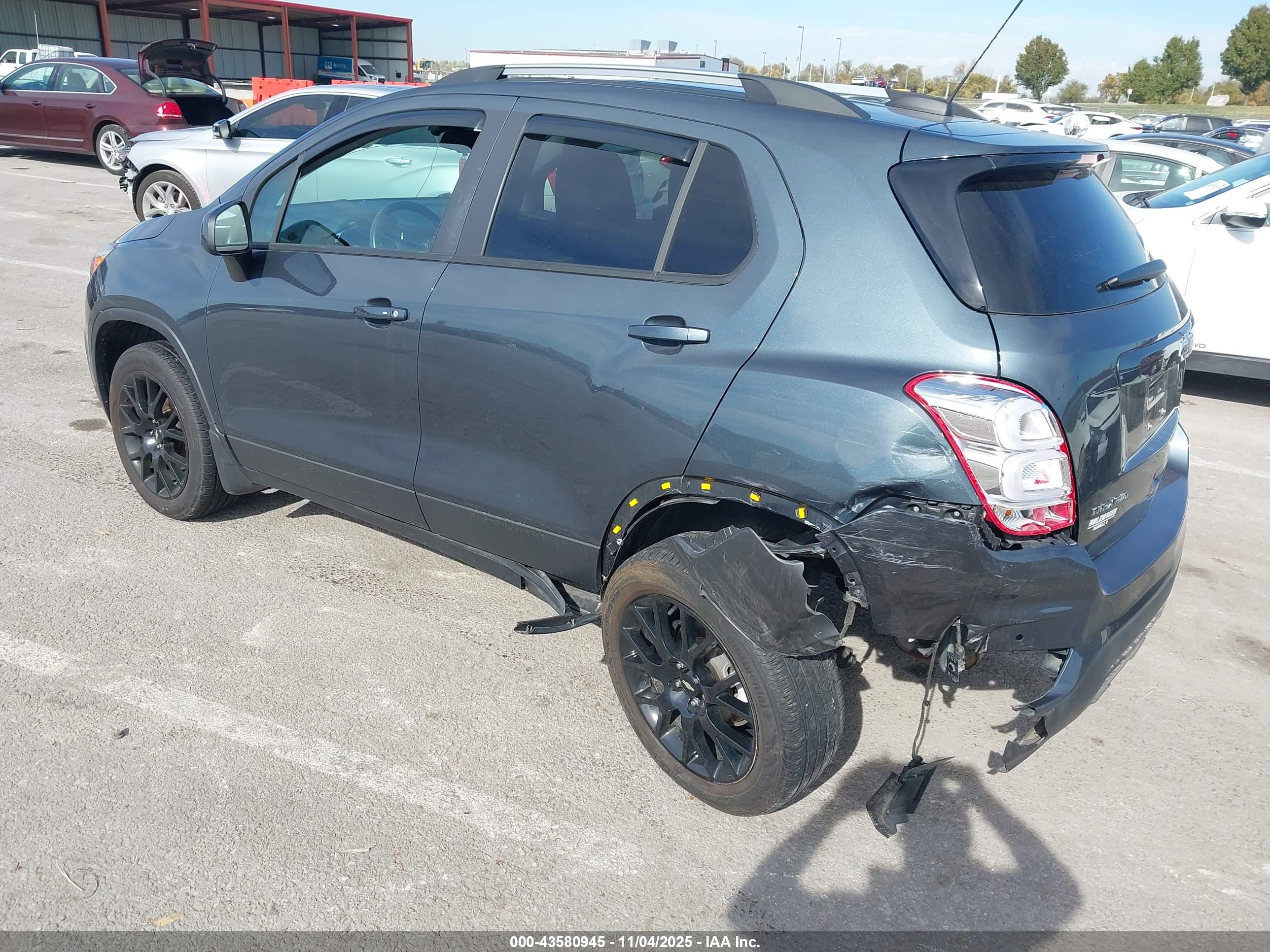 CHEVROLET TRAX image 3