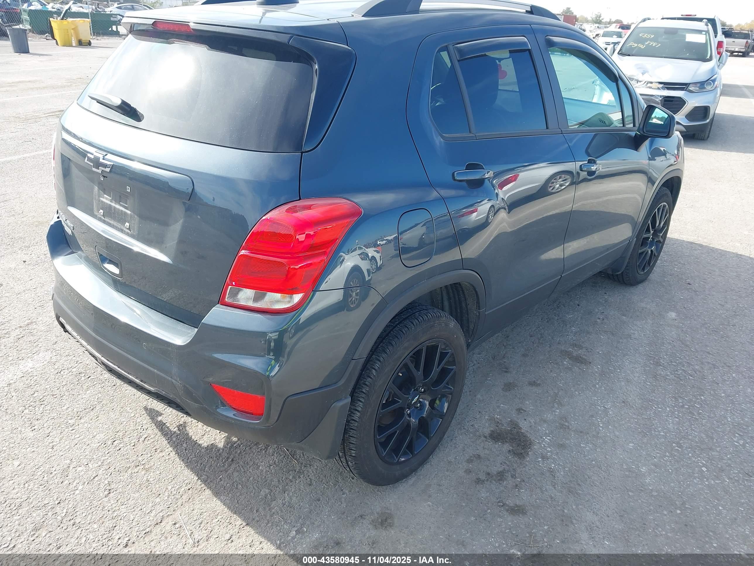 CHEVROLET TRAX image 4