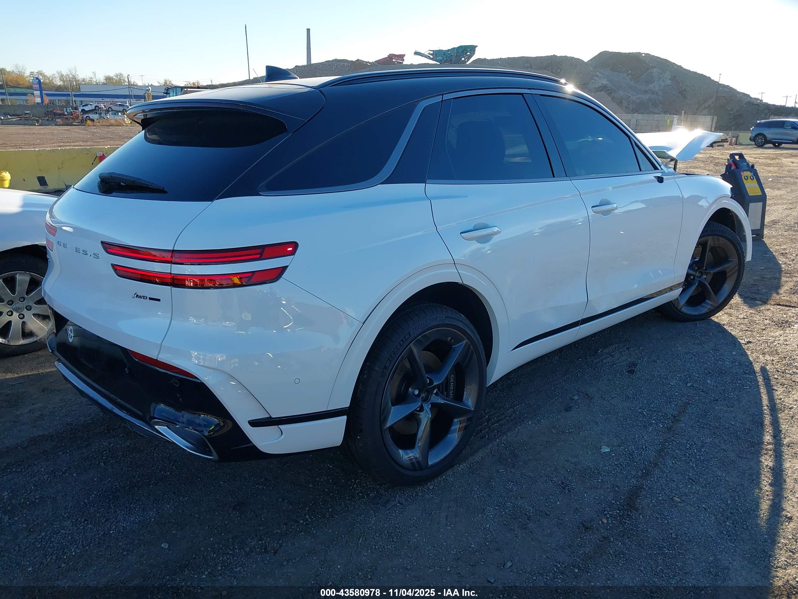 GENESIS GV70 image 4