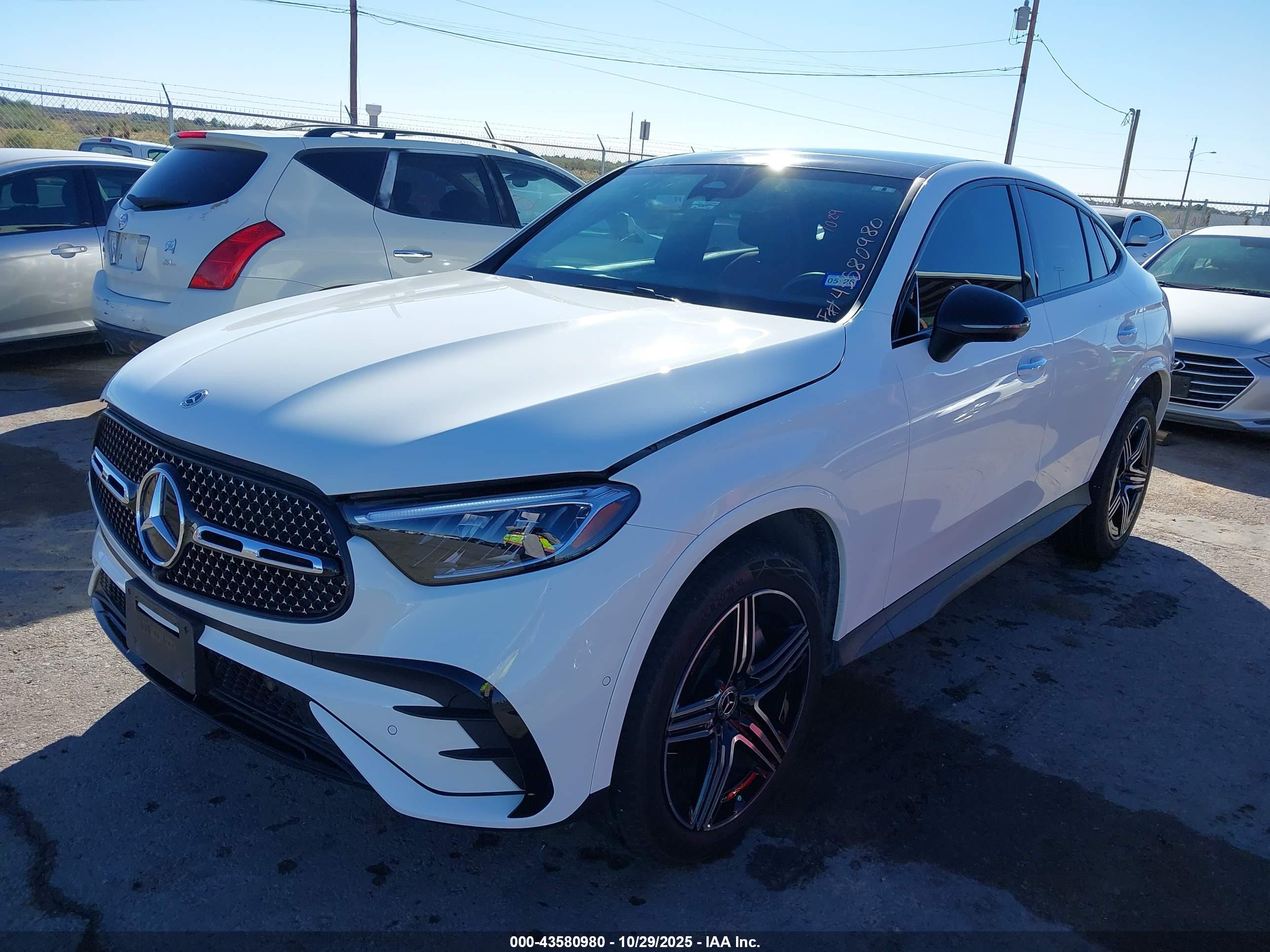 MERCEDES-BENZ GLC image 2