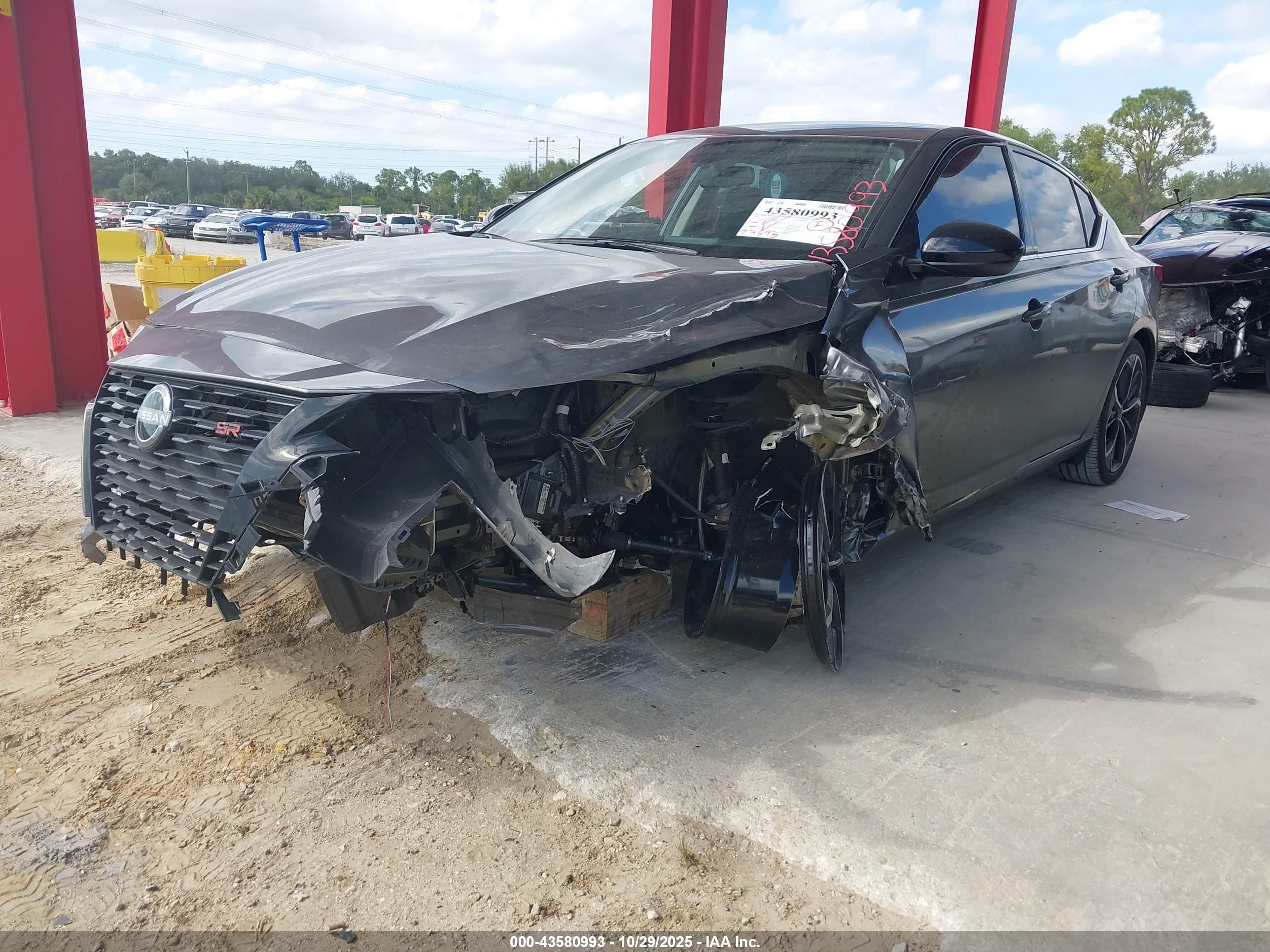 NISSAN ALTIMA image 2