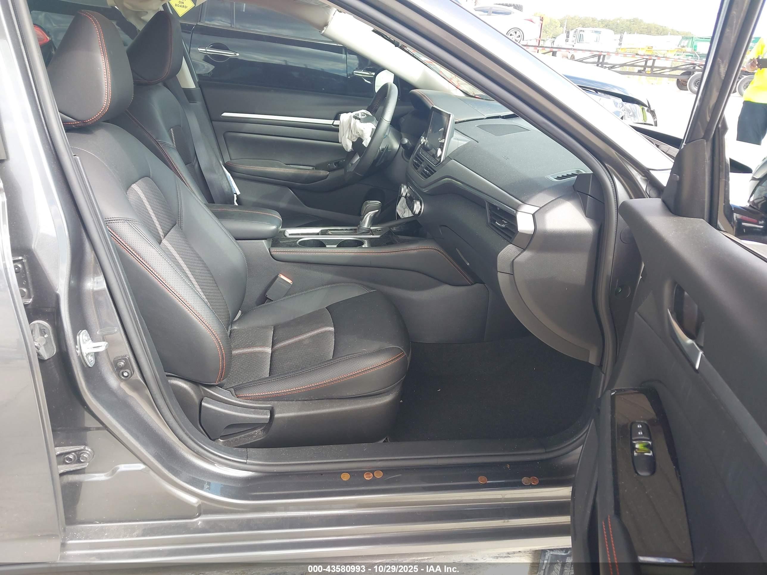 NISSAN ALTIMA image 5