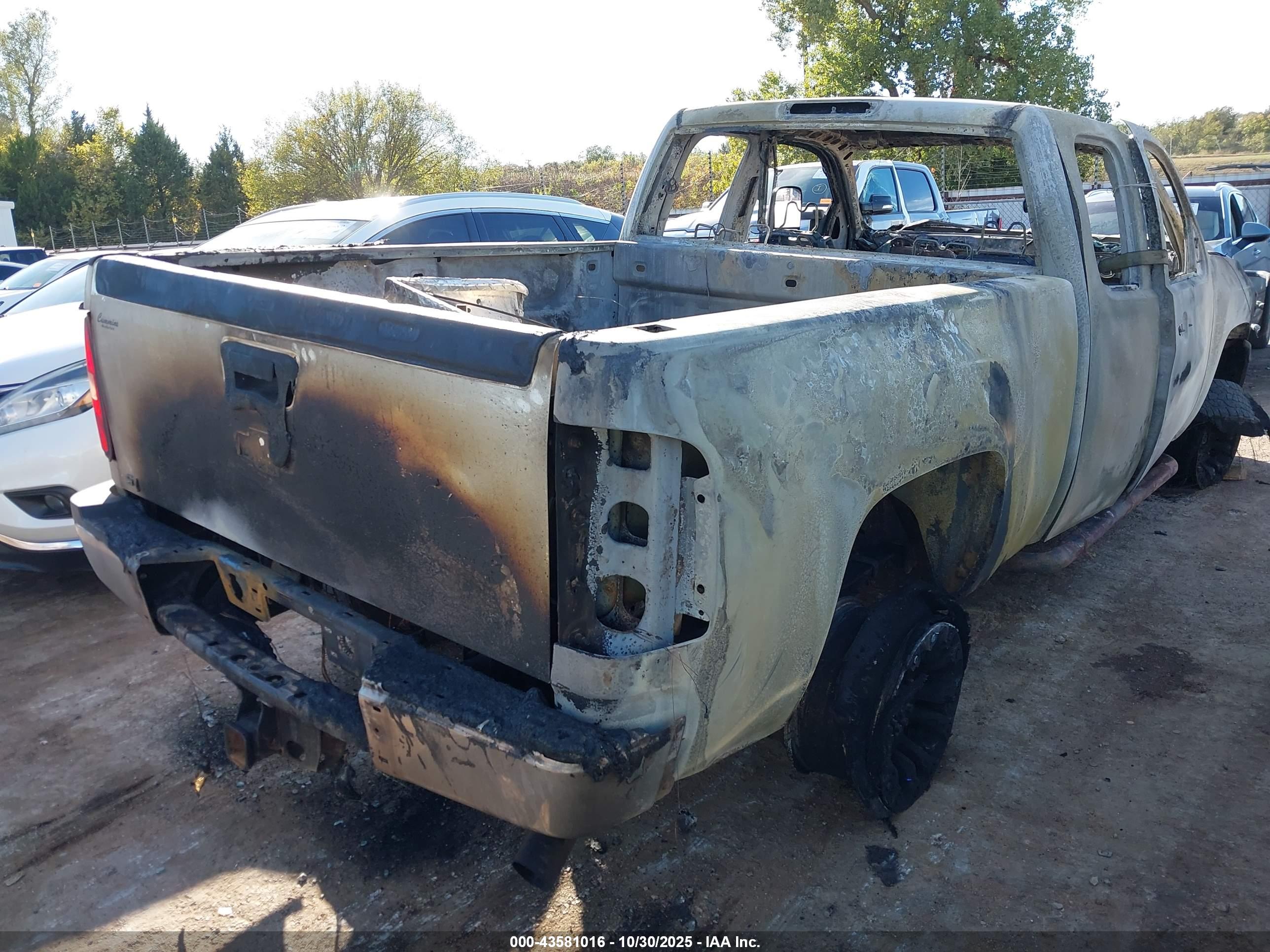 CHEVROLET SILVERADO image 4