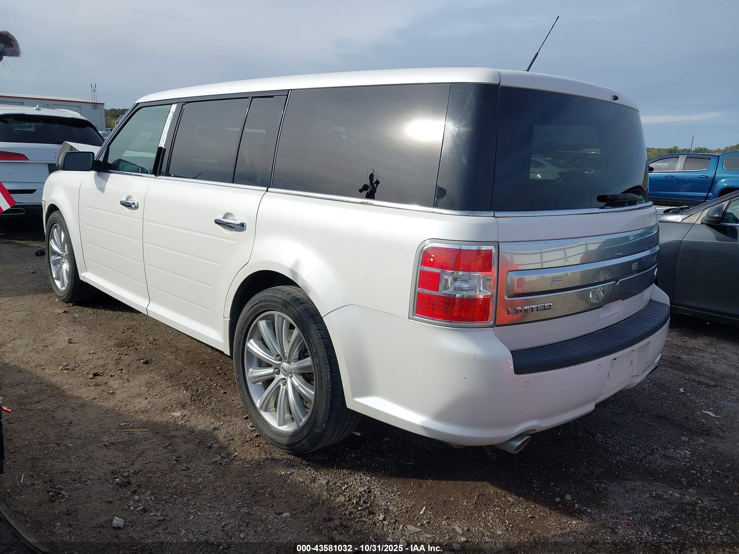 FORD FLEX image 3
