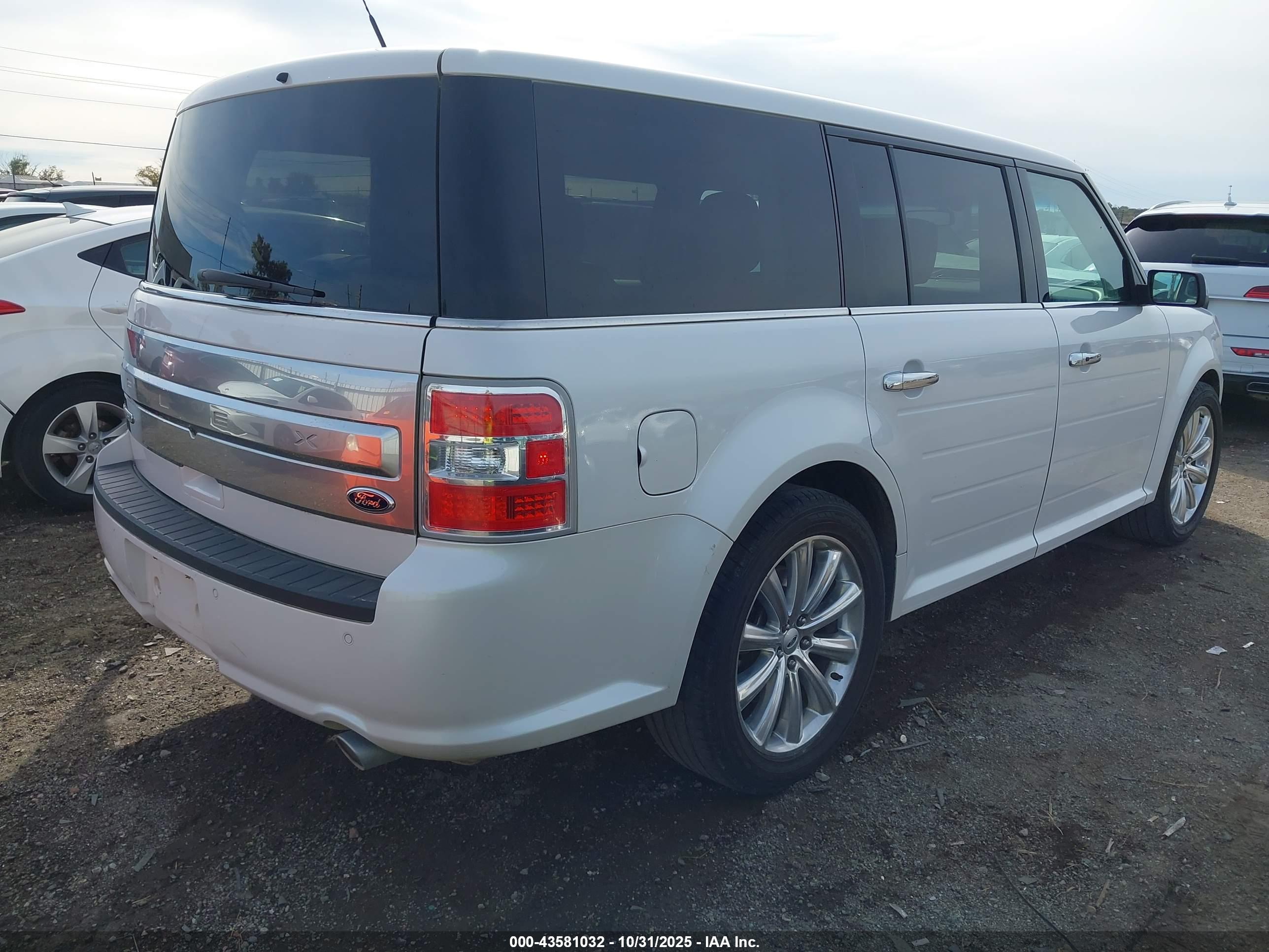 FORD FLEX image 4