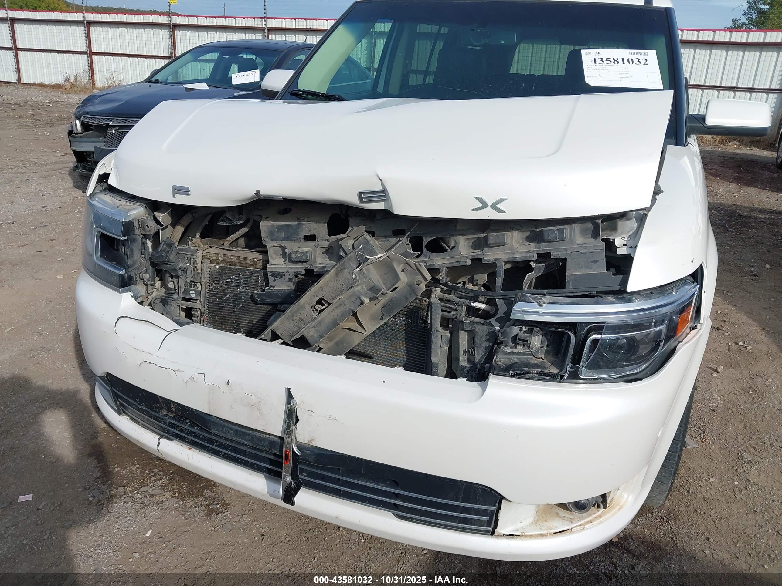 FORD FLEX image 6