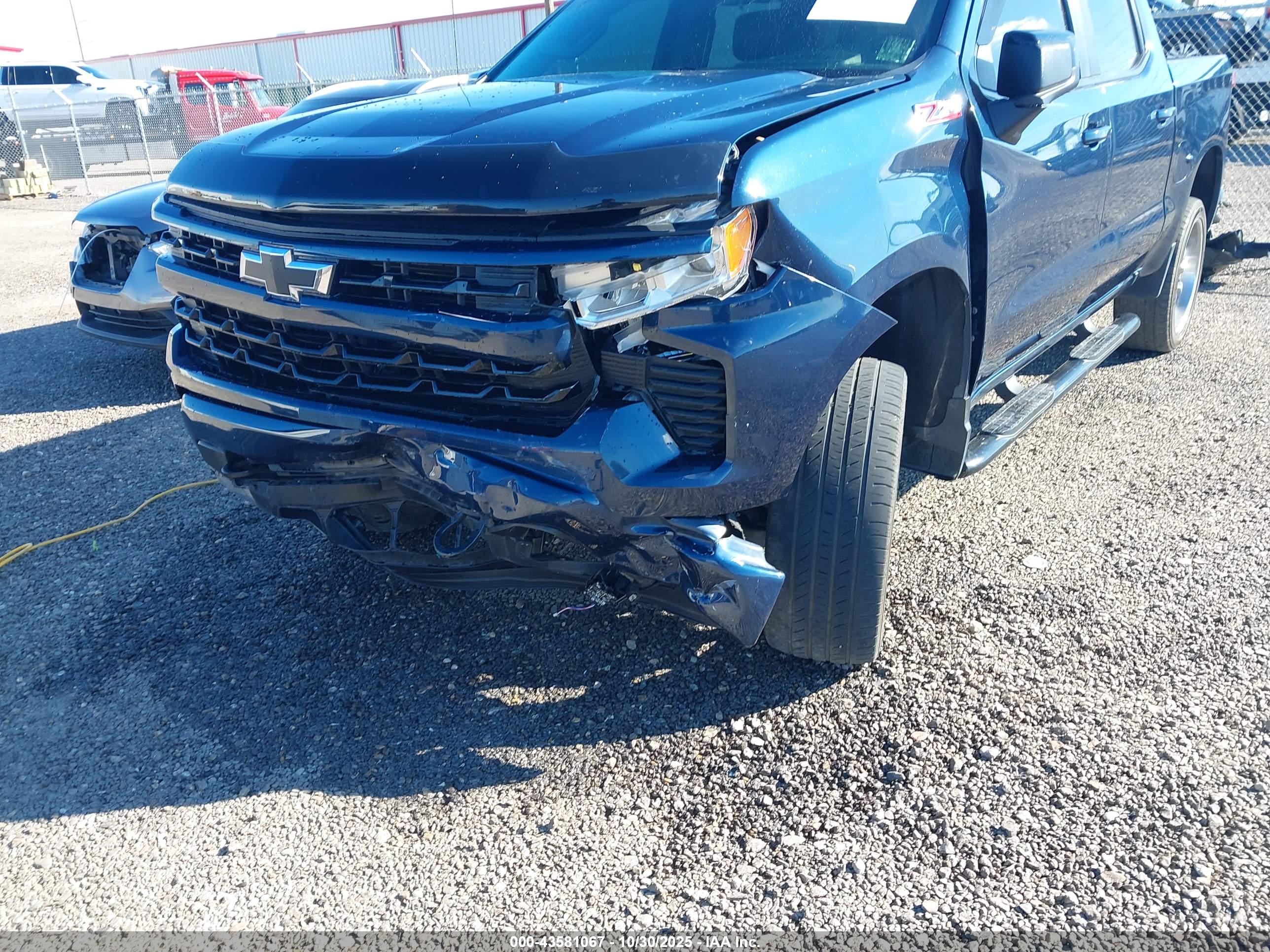 CHEVROLET SILVERADO image 6