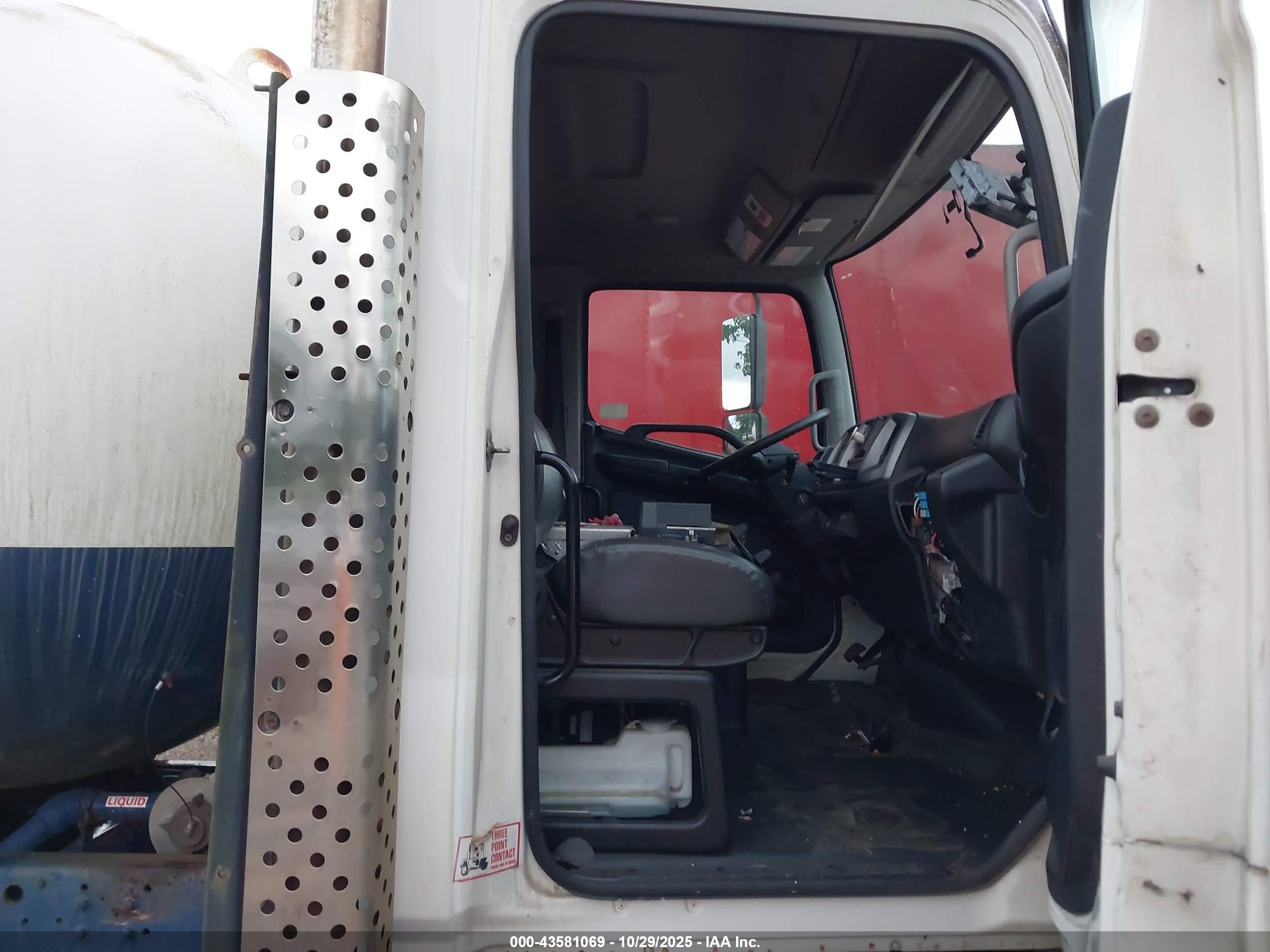 HINO HINO image 7