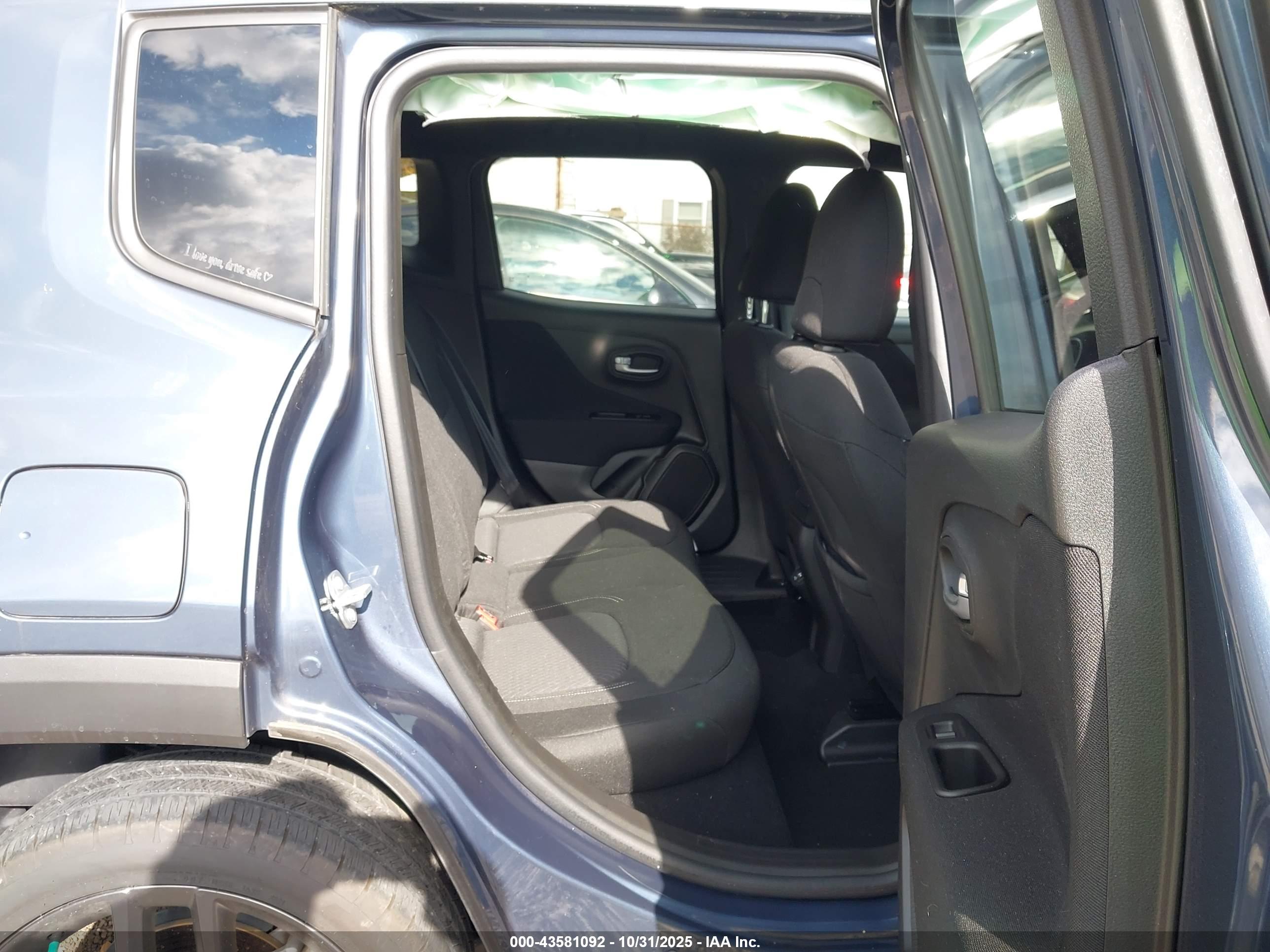 JEEP RENEGADE image 8