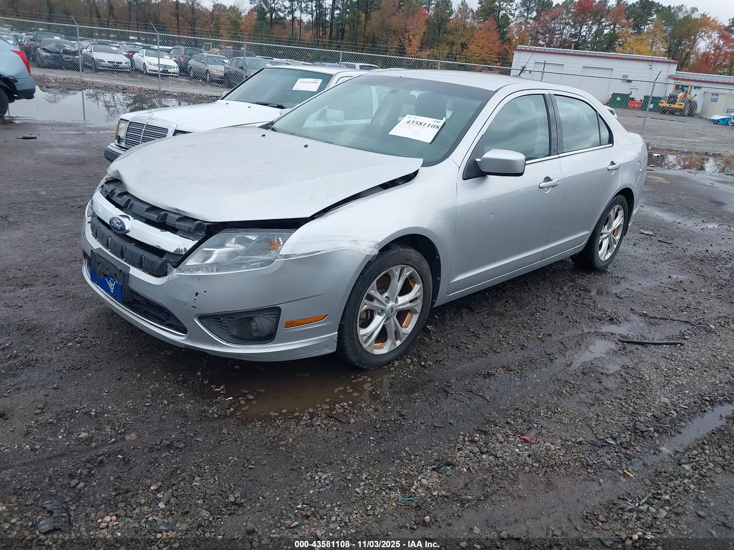 FORD FUSION image 2