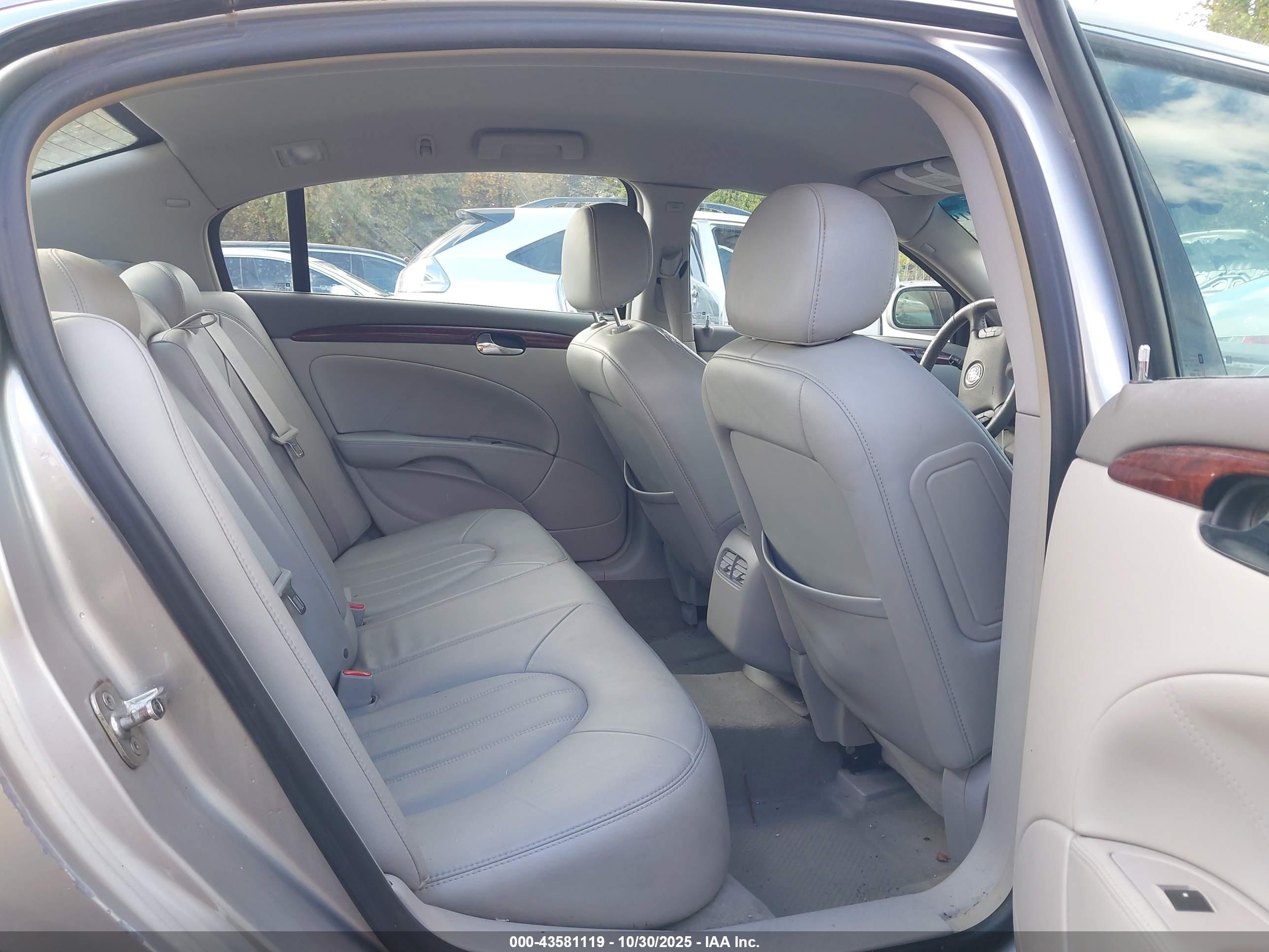 BUICK LUCERNE image 8