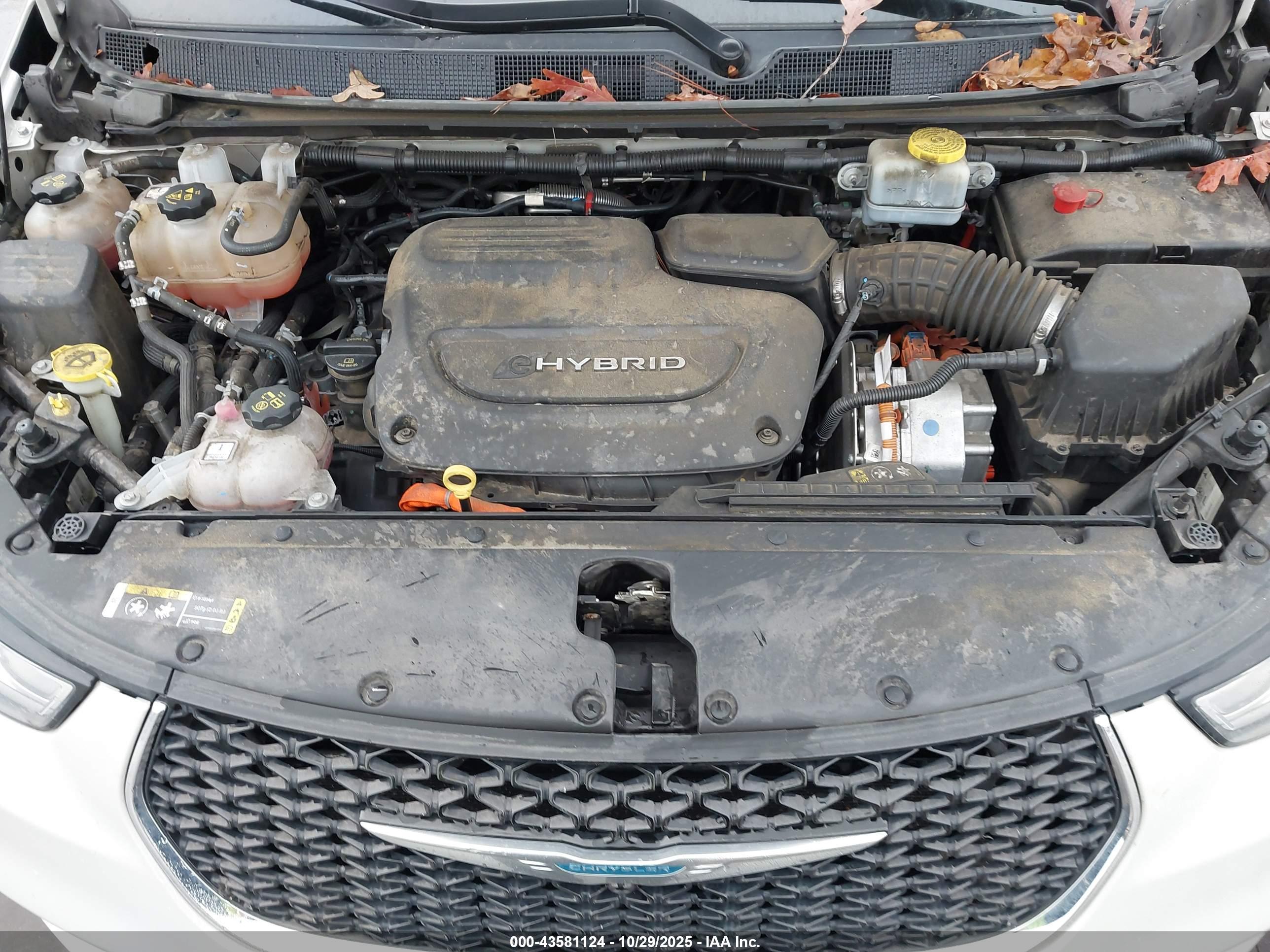 CHRYSLER PACIFICA image 10