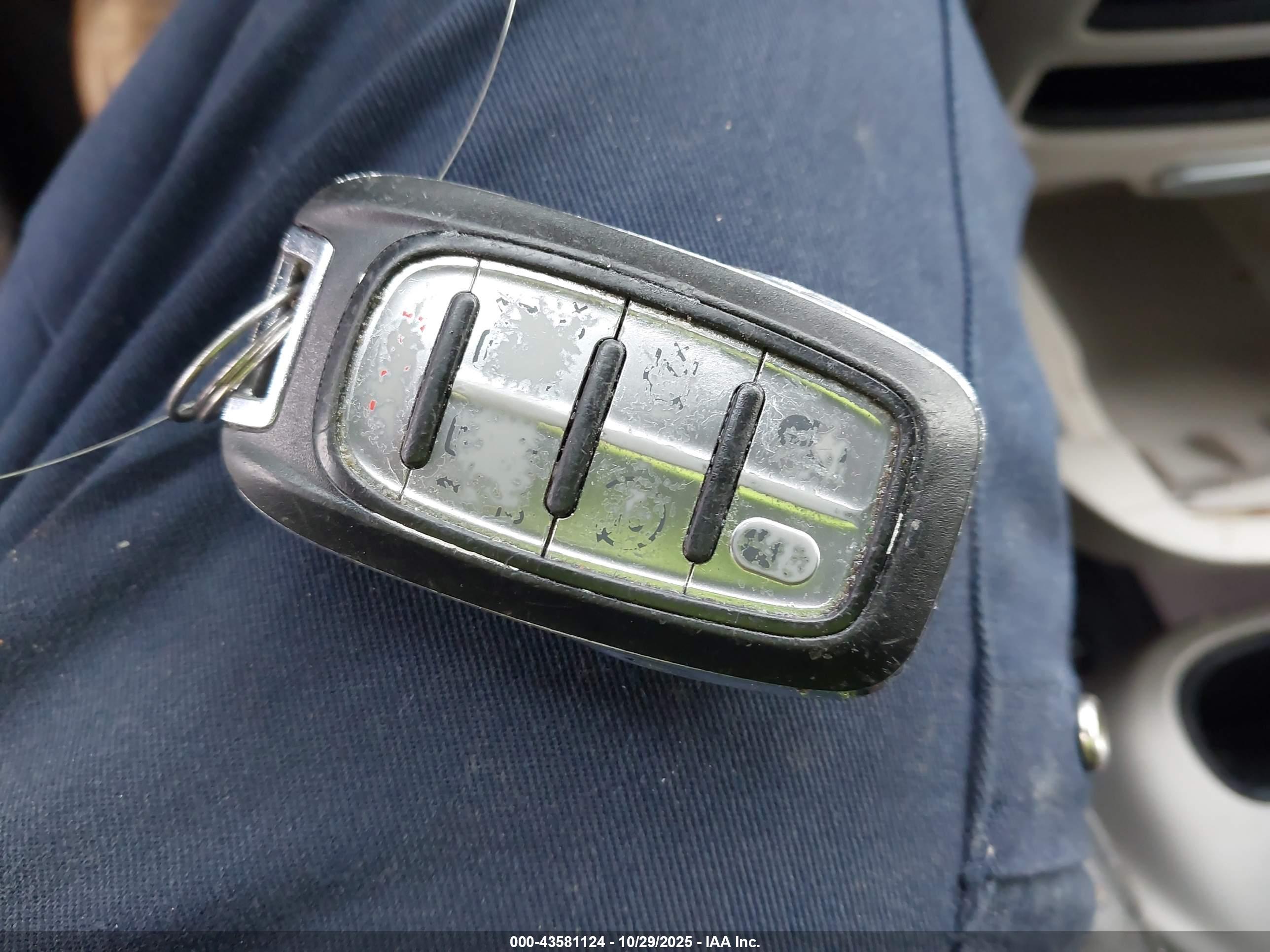 CHRYSLER PACIFICA image 11
