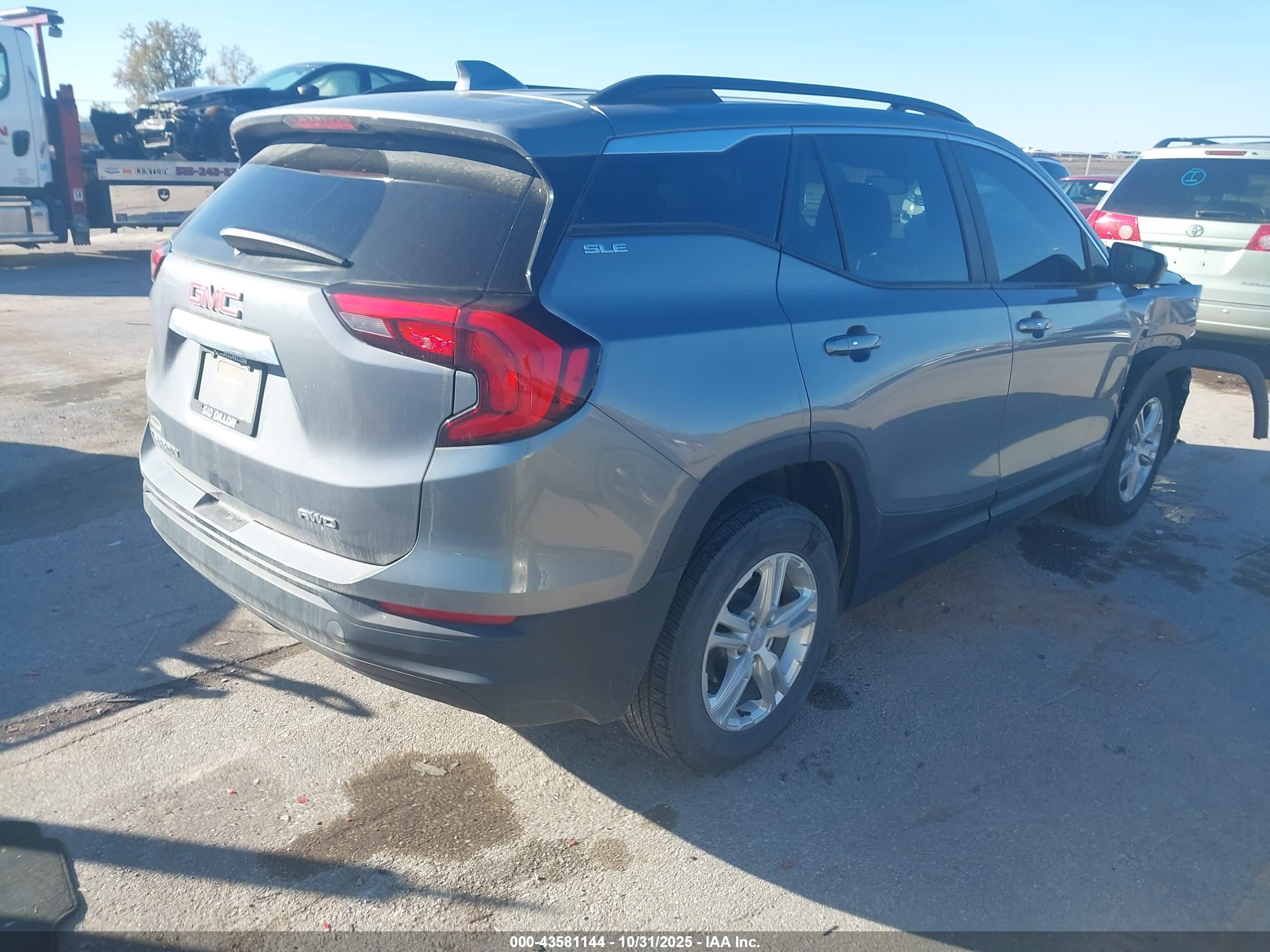 GMC TERRAIN image 4