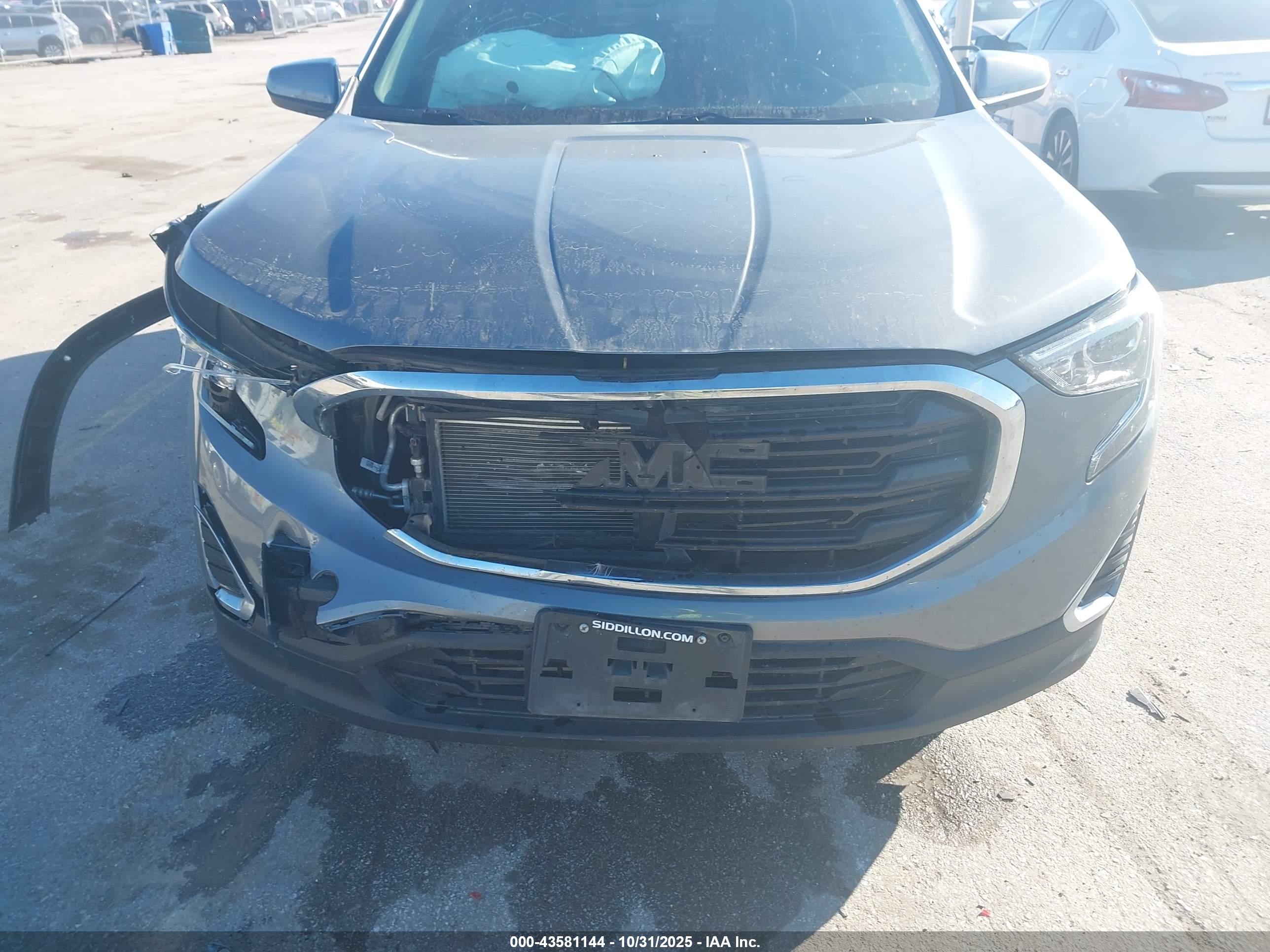 GMC TERRAIN image 6