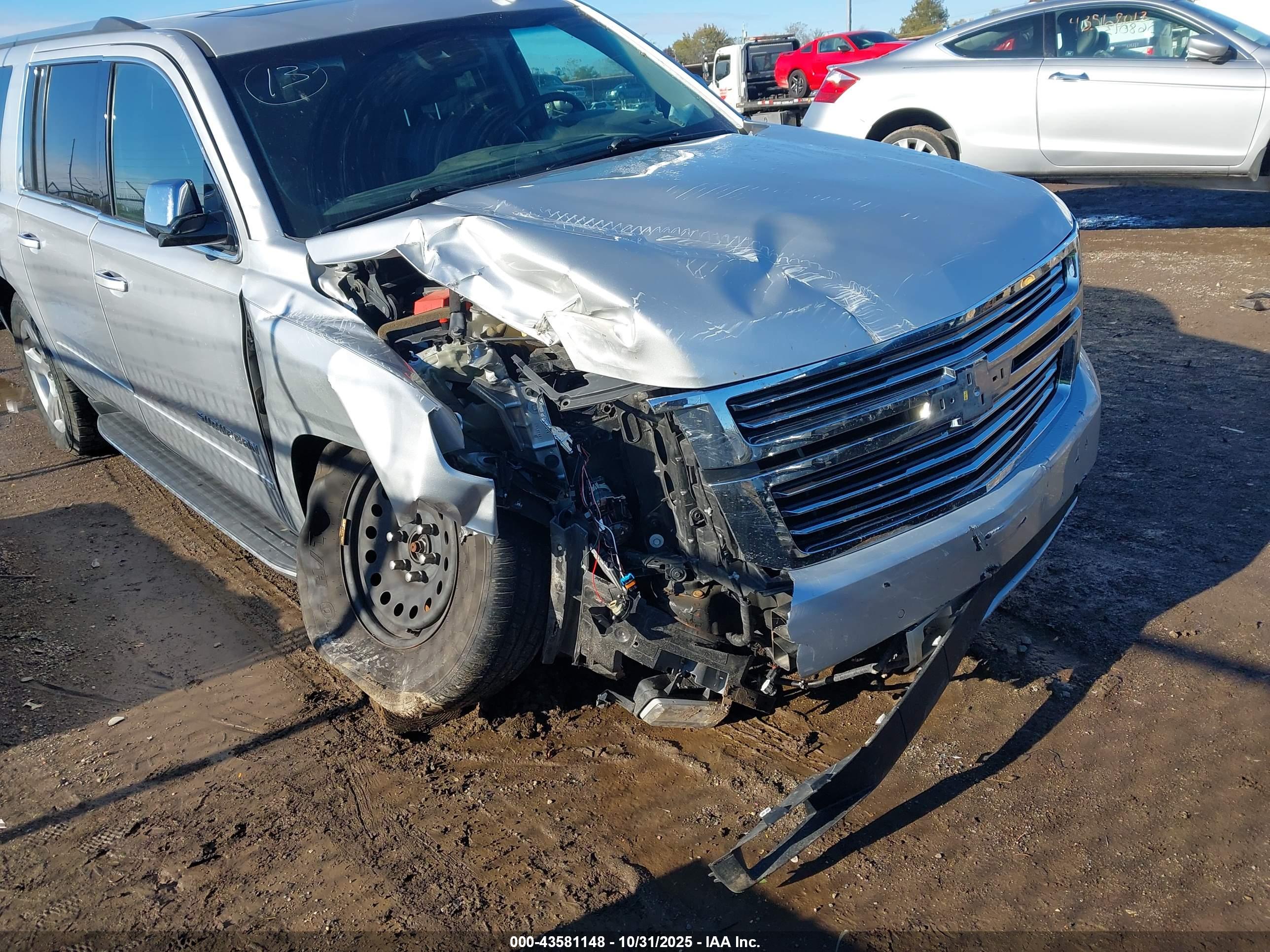 CHEVROLET SUBURBAN image 6