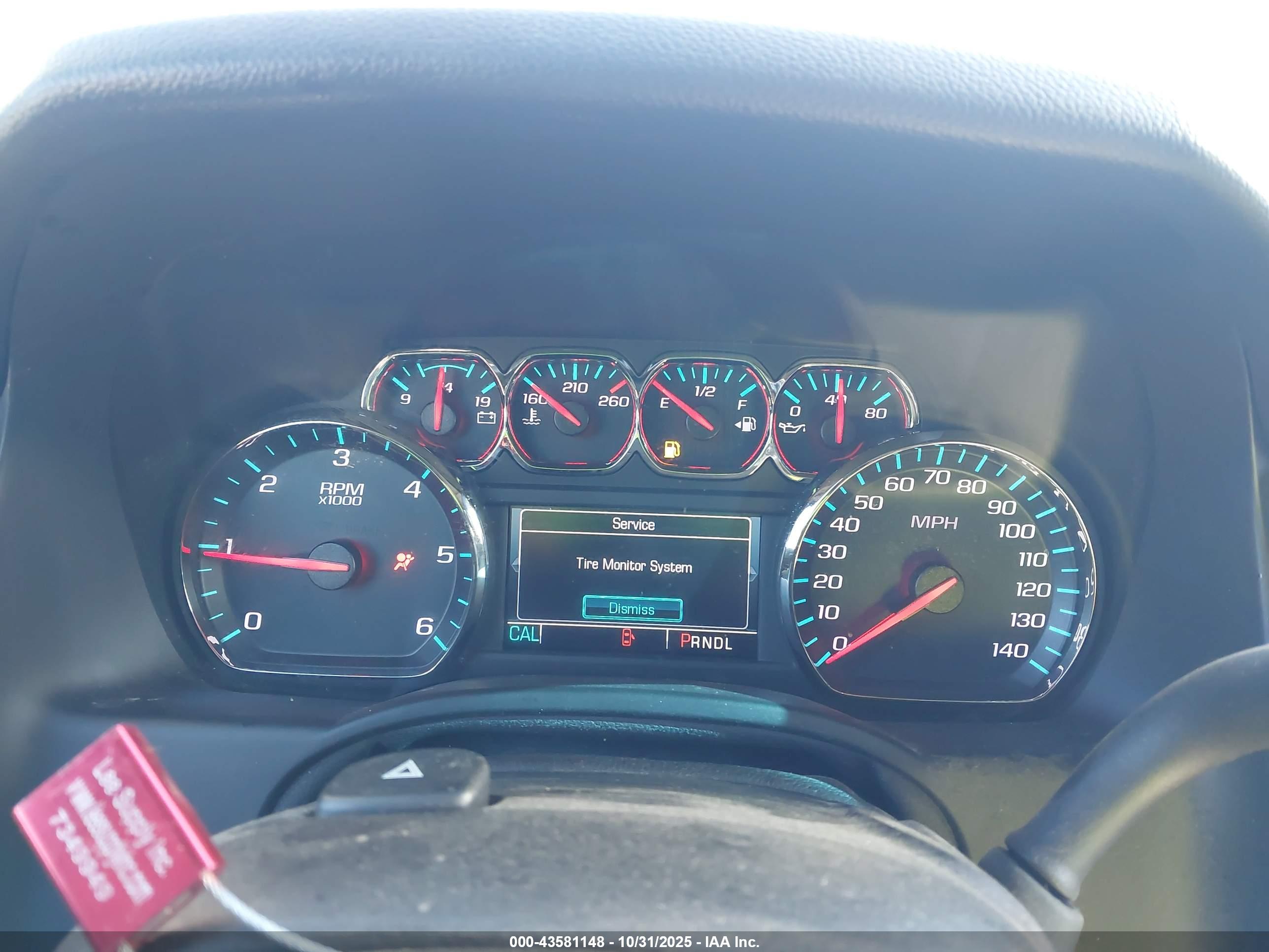 CHEVROLET SUBURBAN image 7