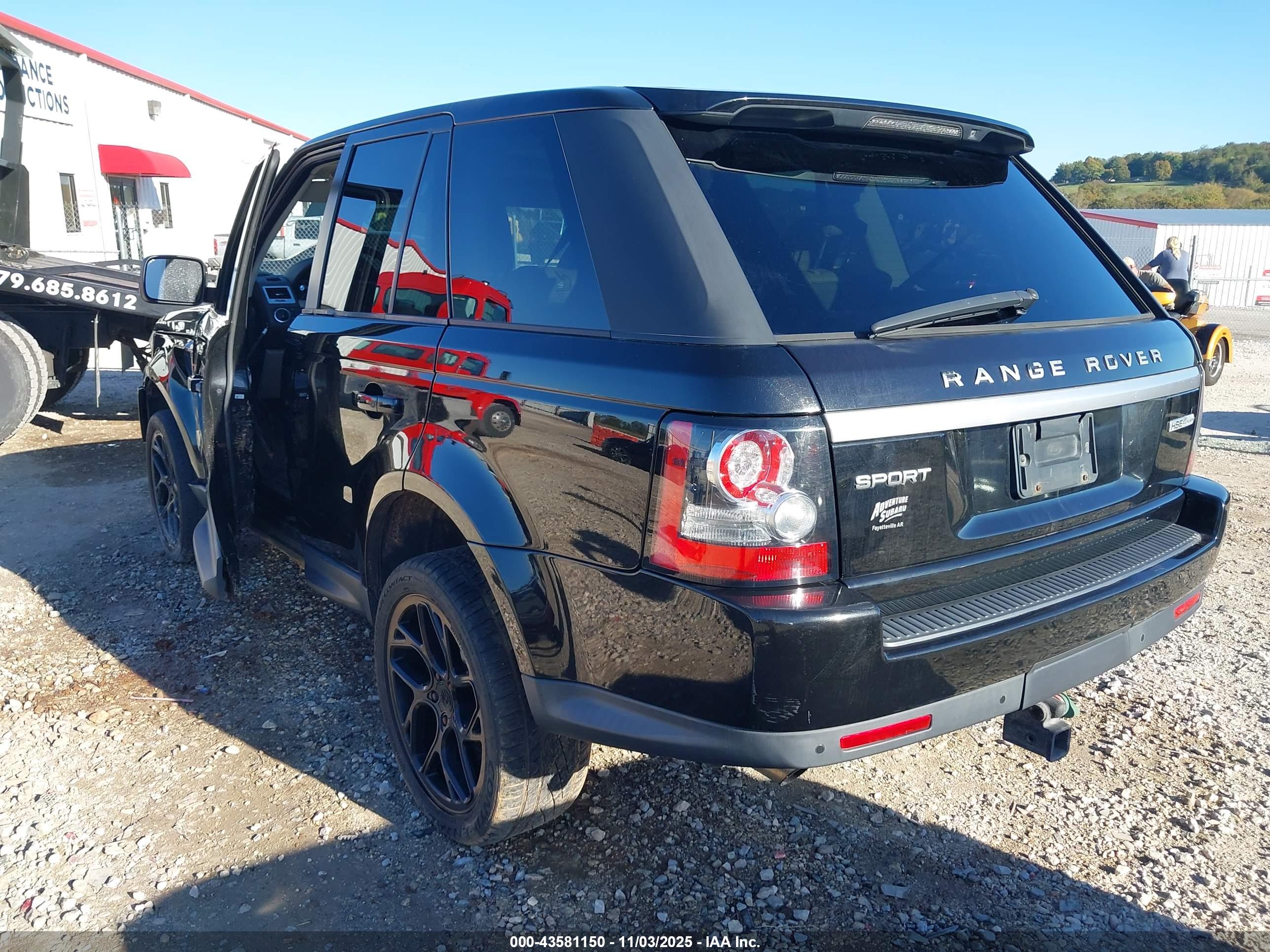 LAND ROVER image 3