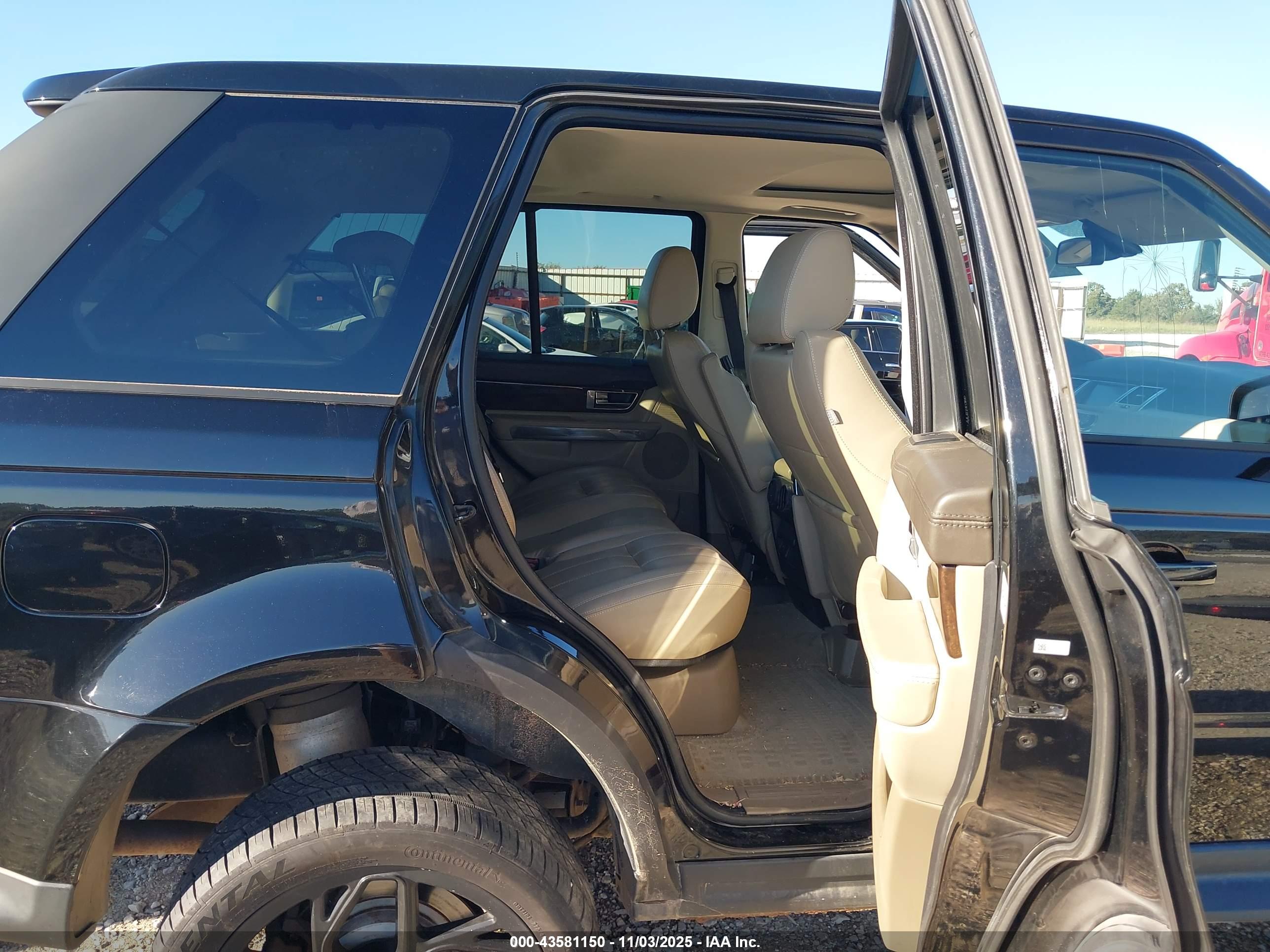 LAND ROVER image 8