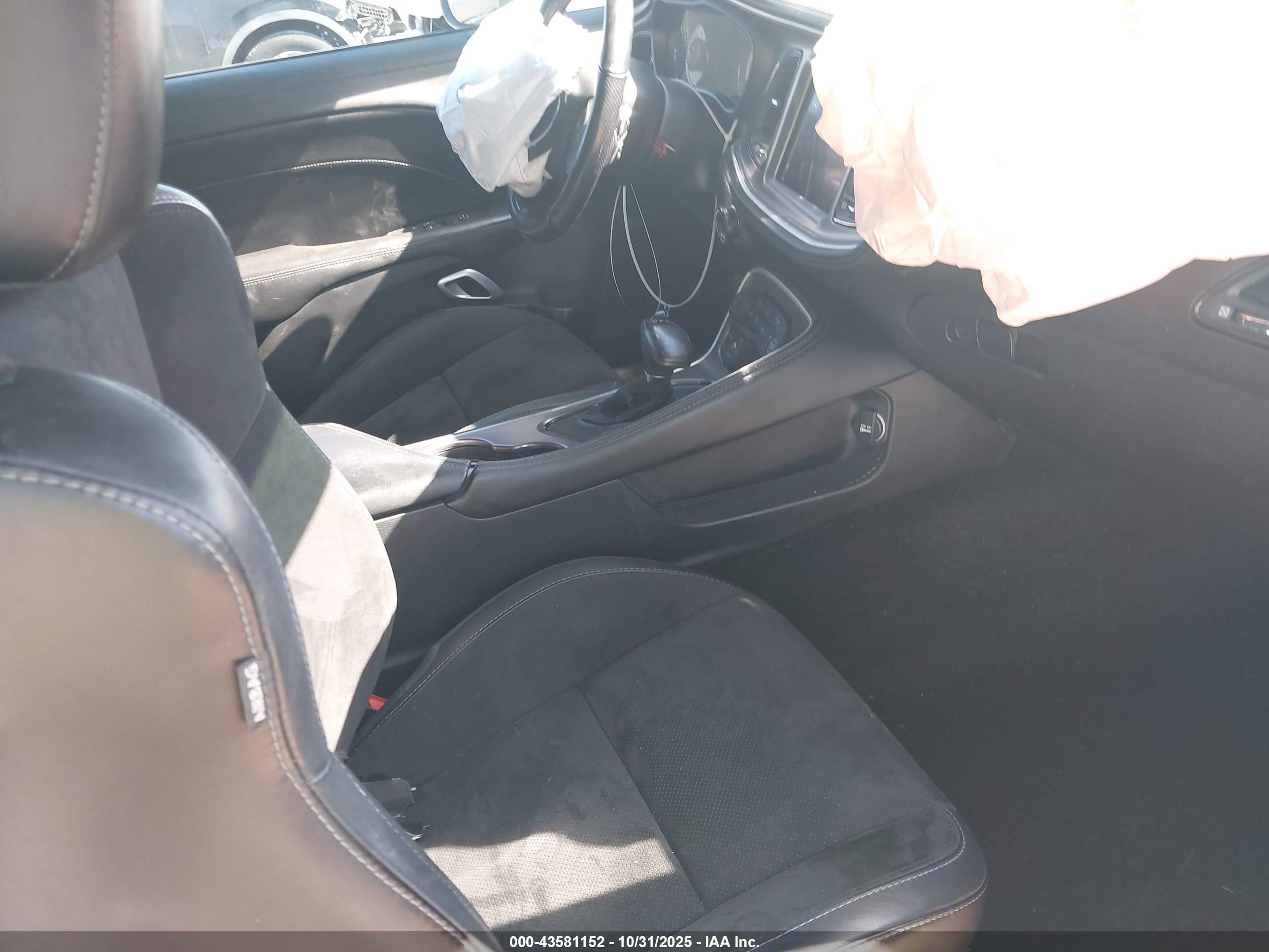 DODGE CHALLENGER image 5
