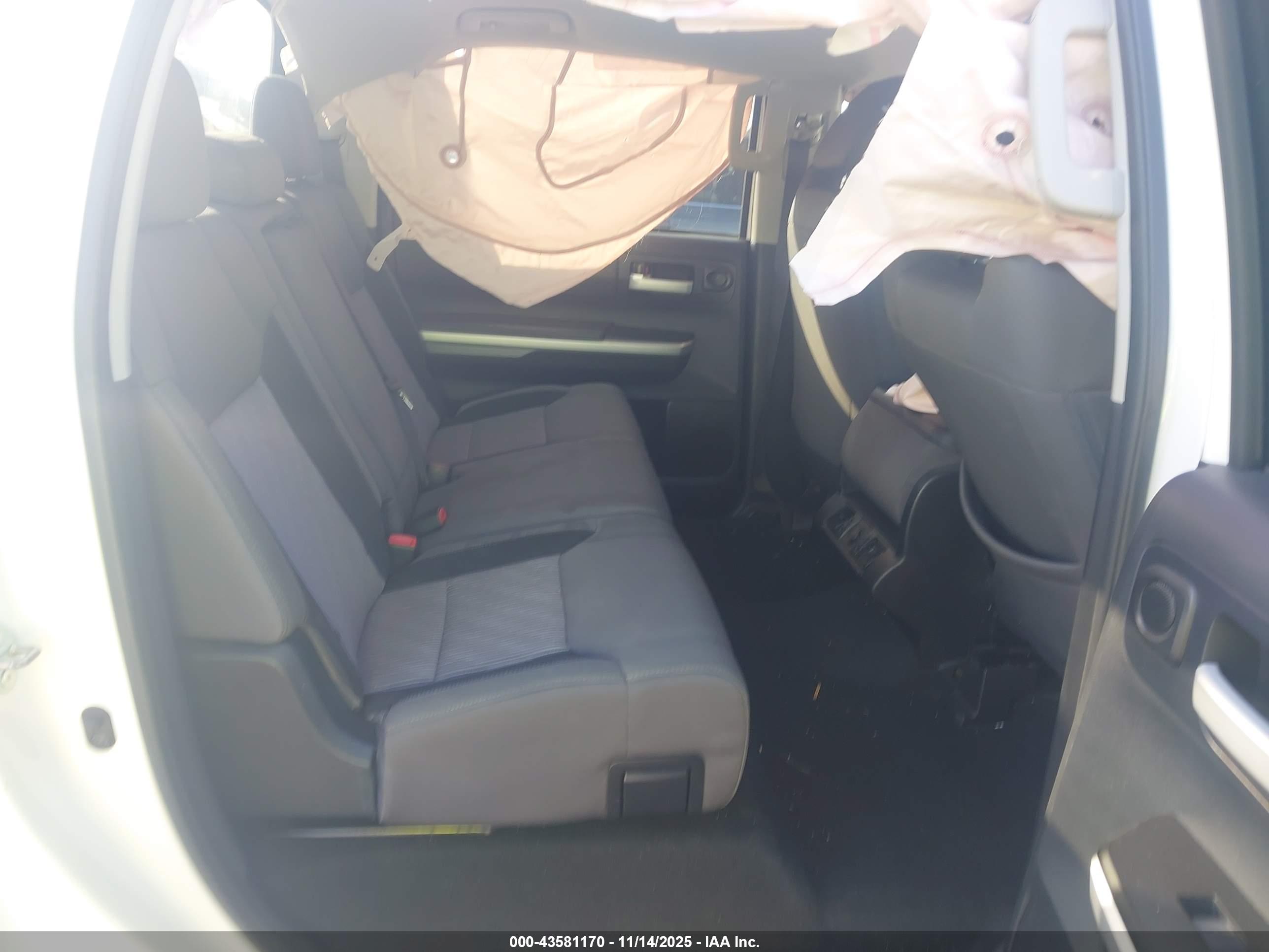 TOYOTA TUNDRA image 8