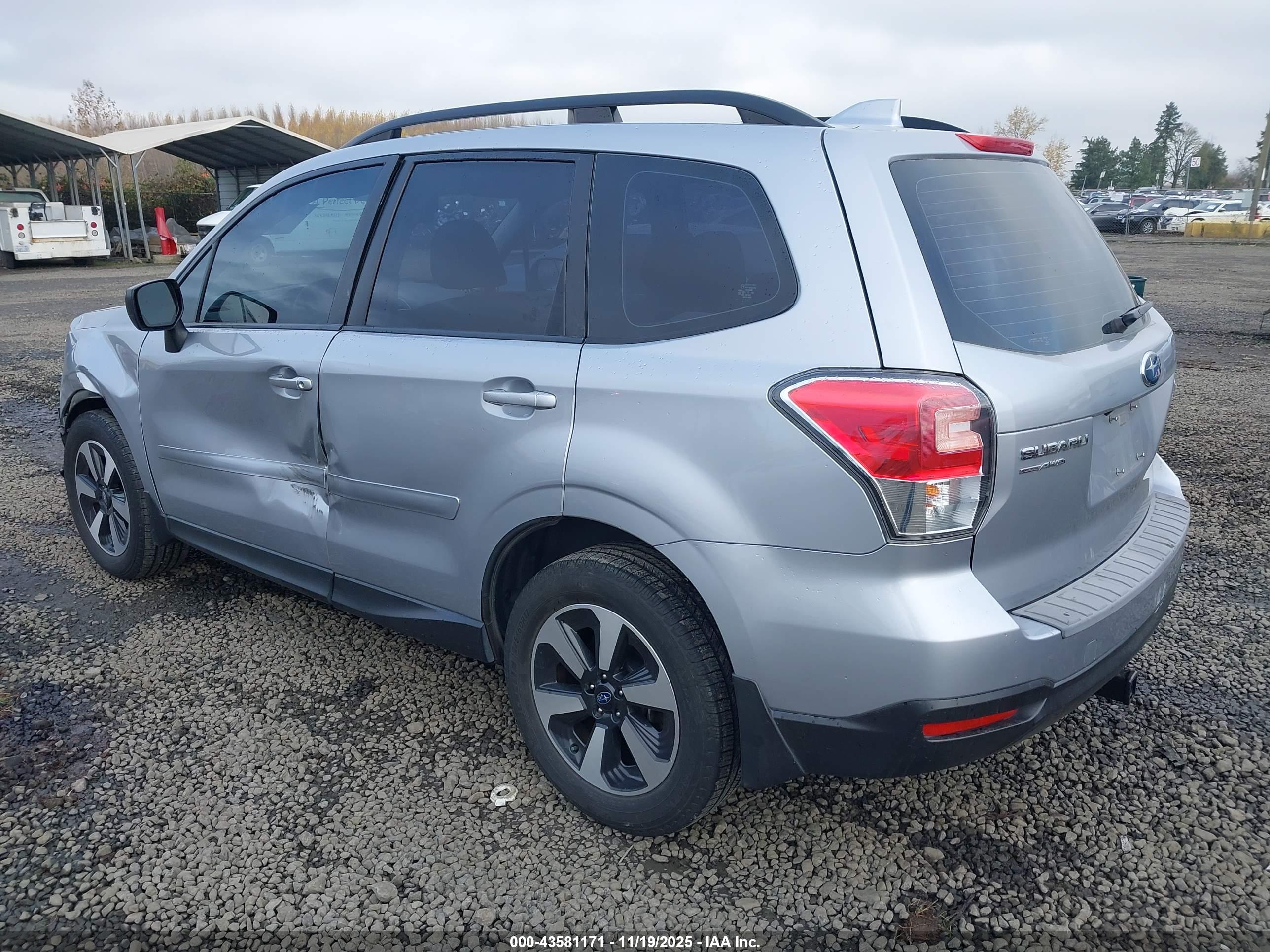 SUBARU FORESTER image 3