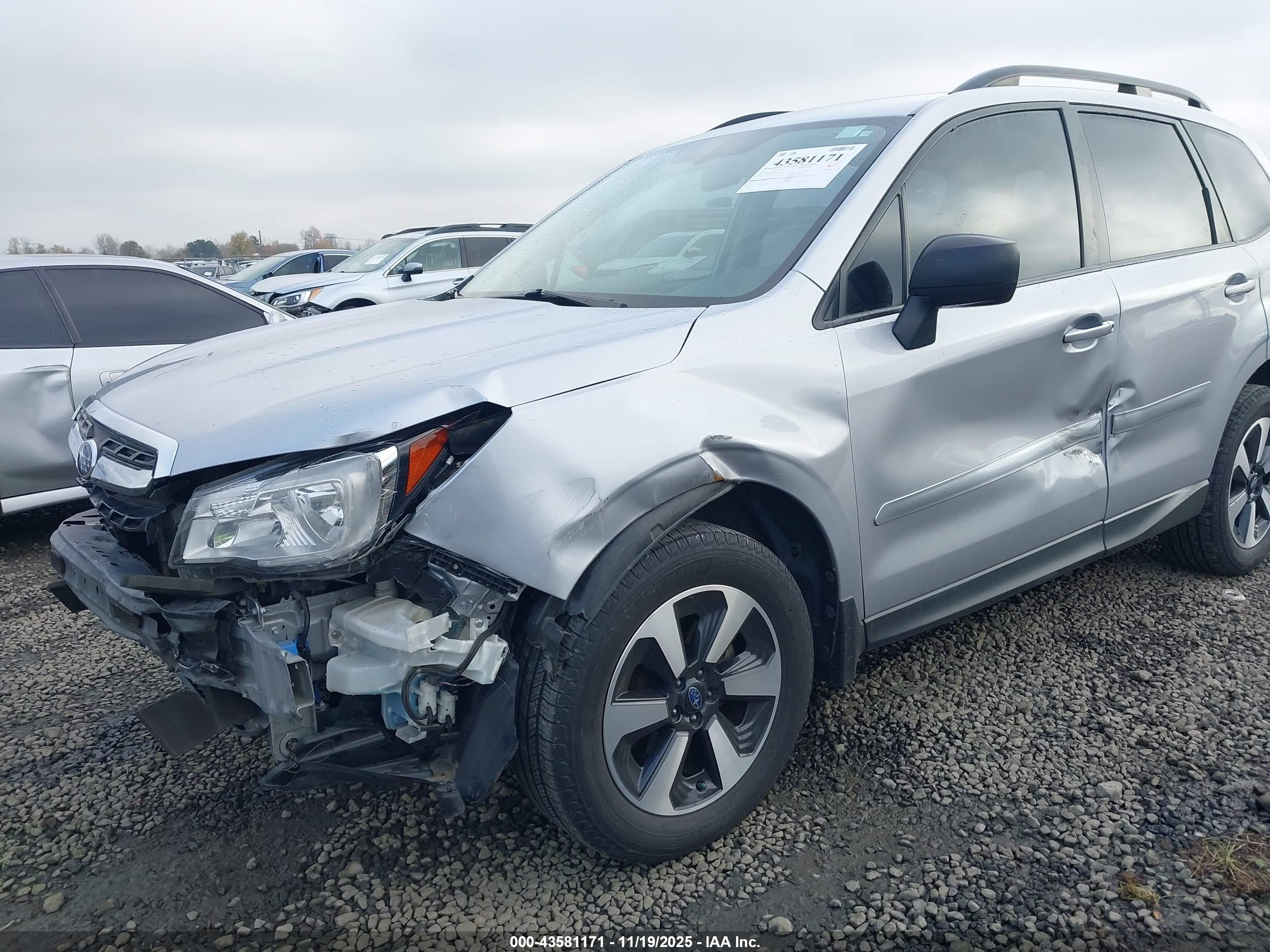 SUBARU FORESTER image 6