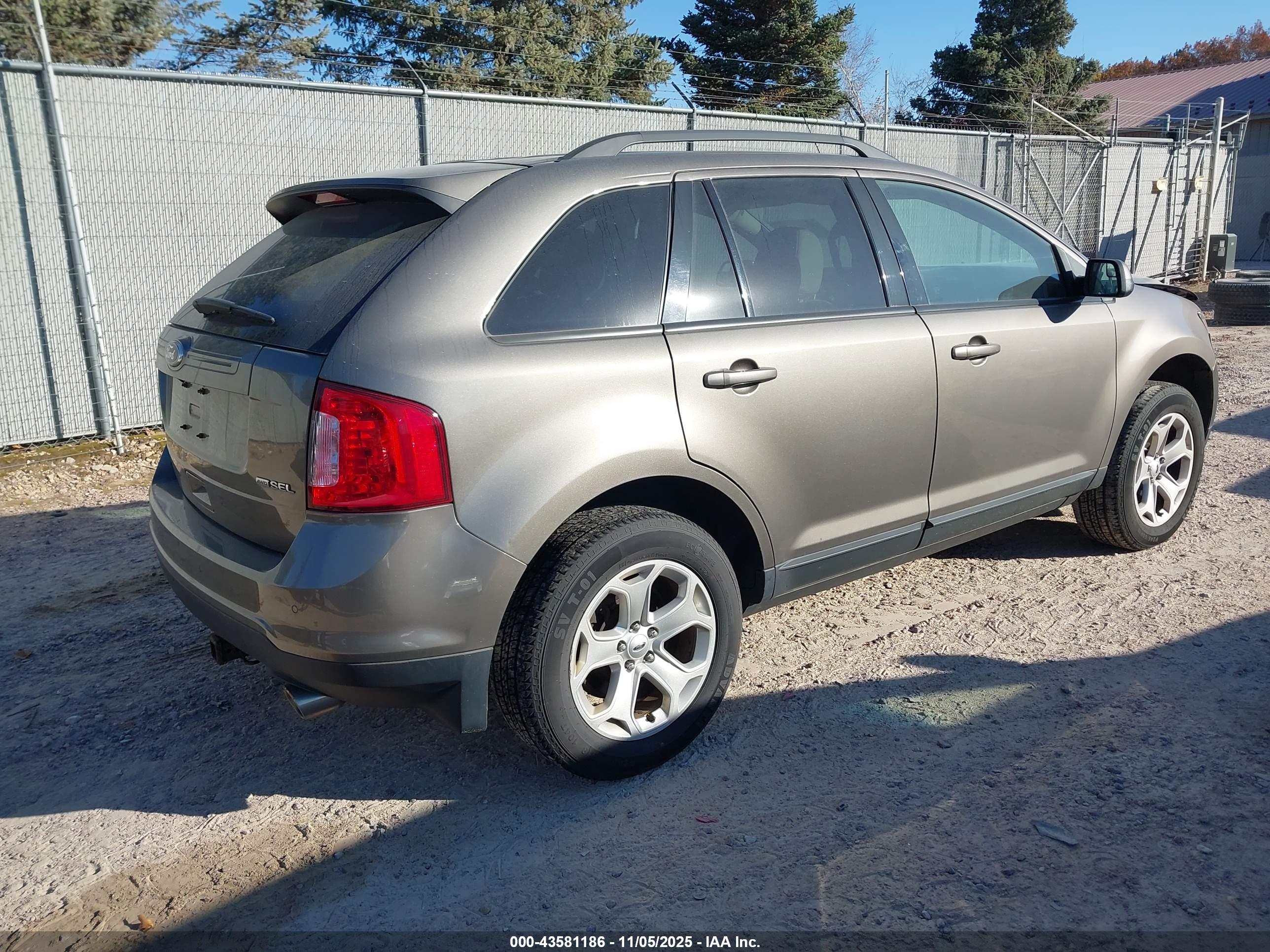 FORD EDGE image 4
