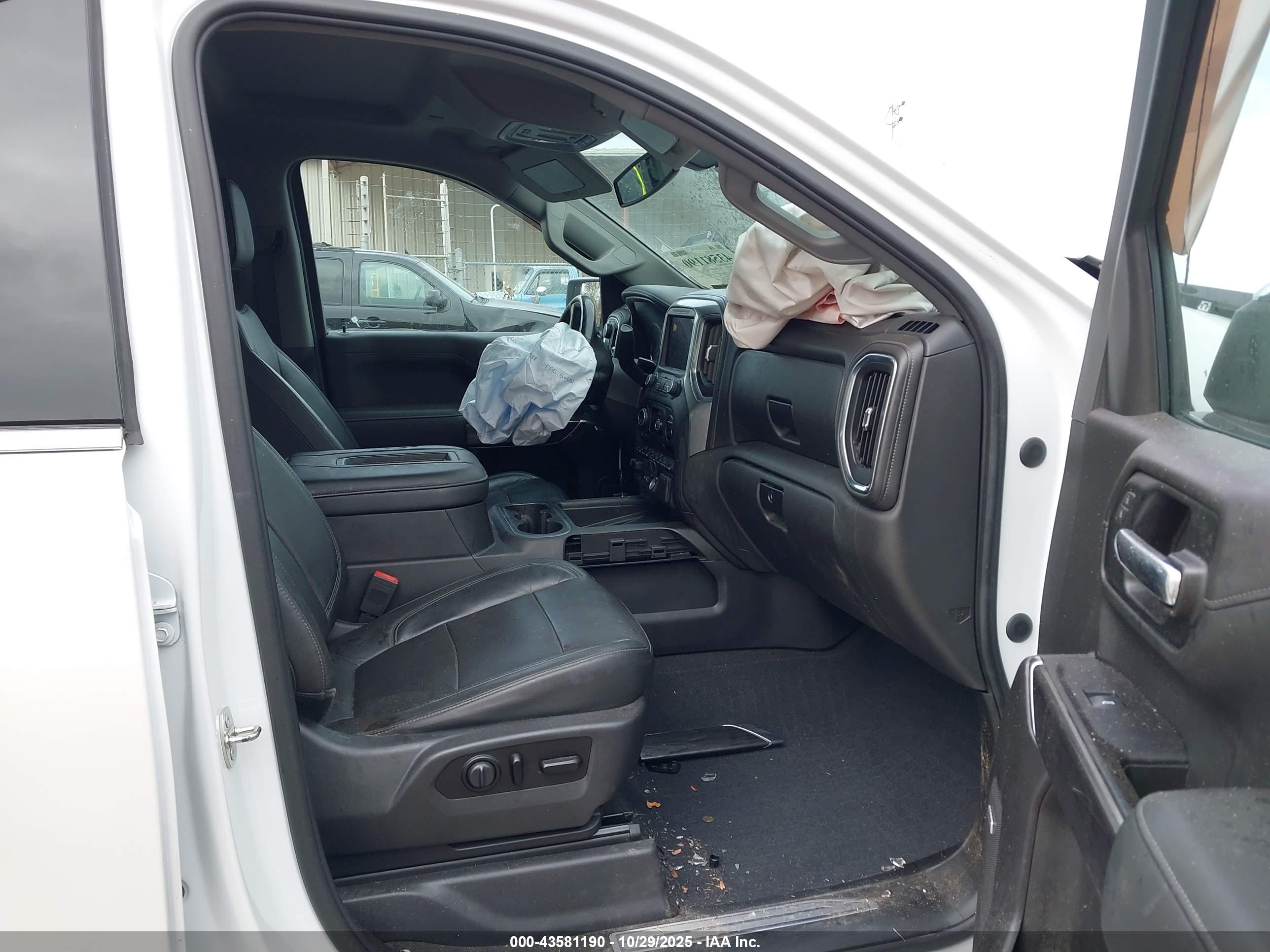 CHEVROLET SILVERADO image 5