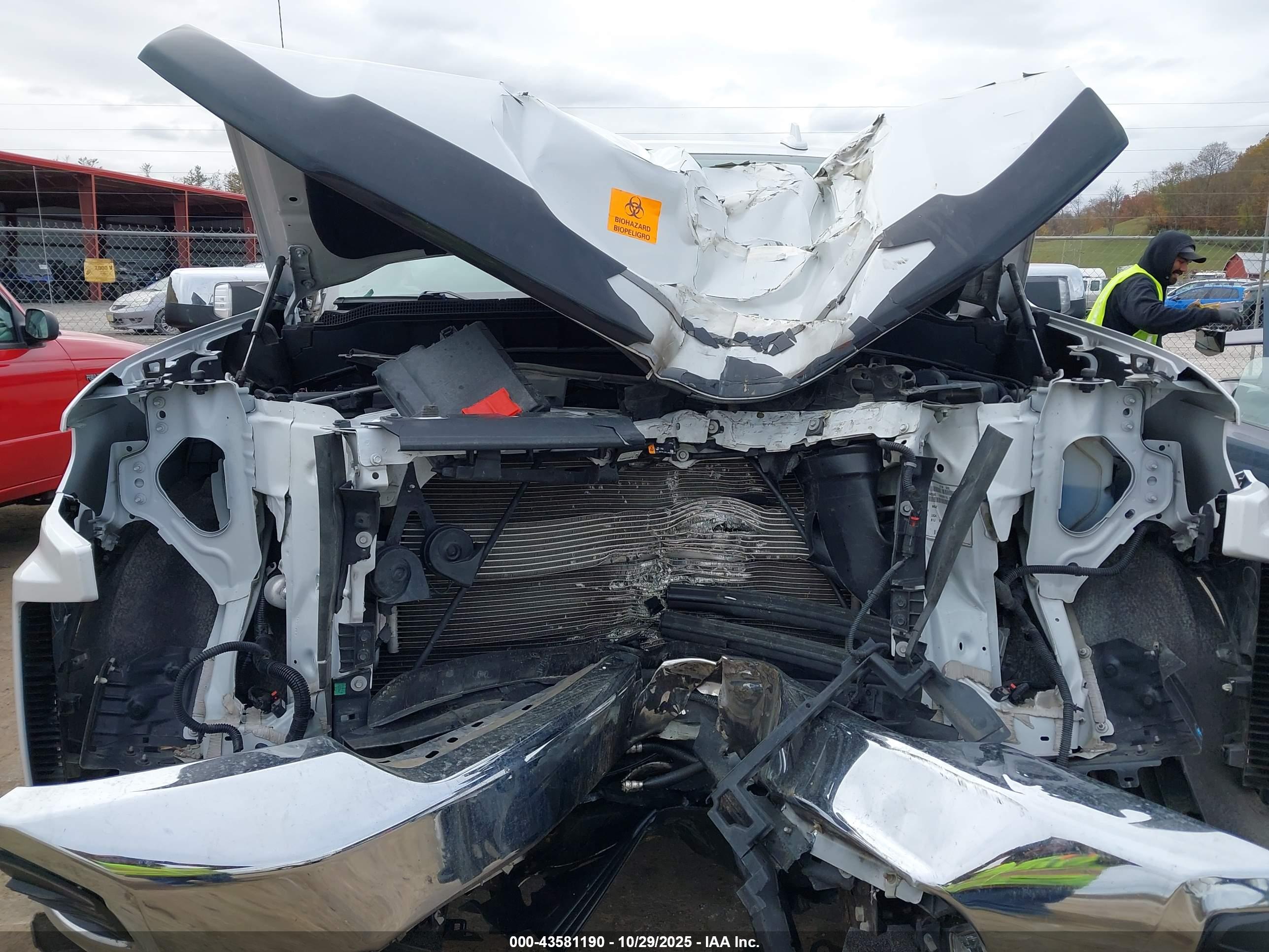 CHEVROLET SILVERADO image 6