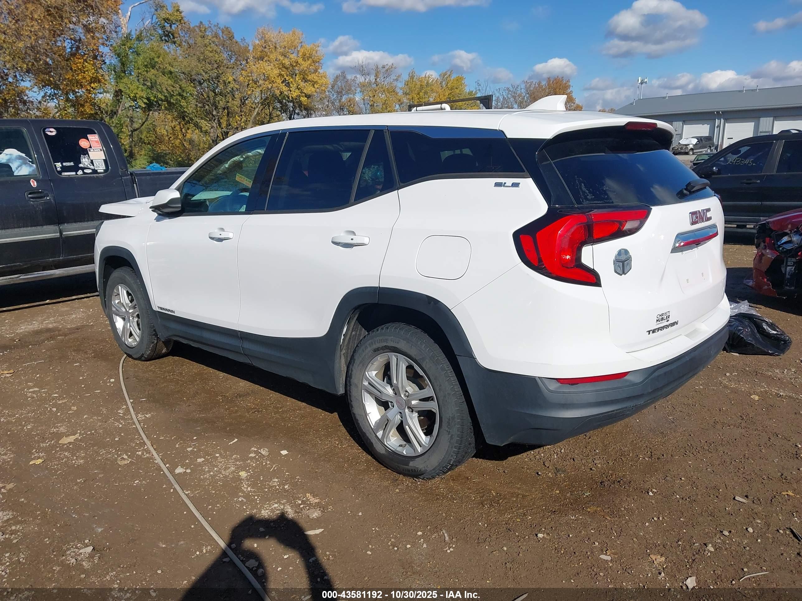 GMC TERRAIN image 3