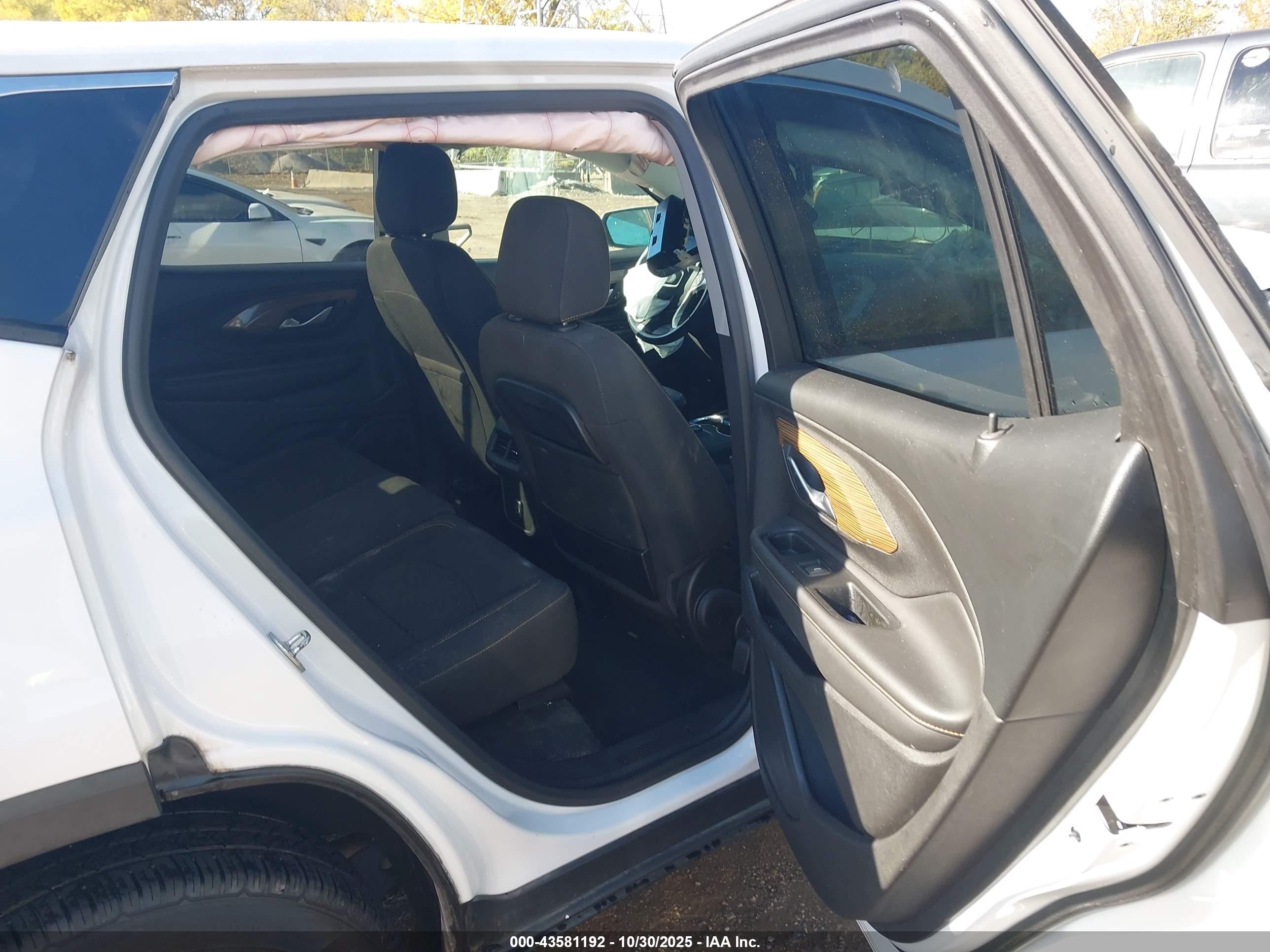 GMC TERRAIN image 8