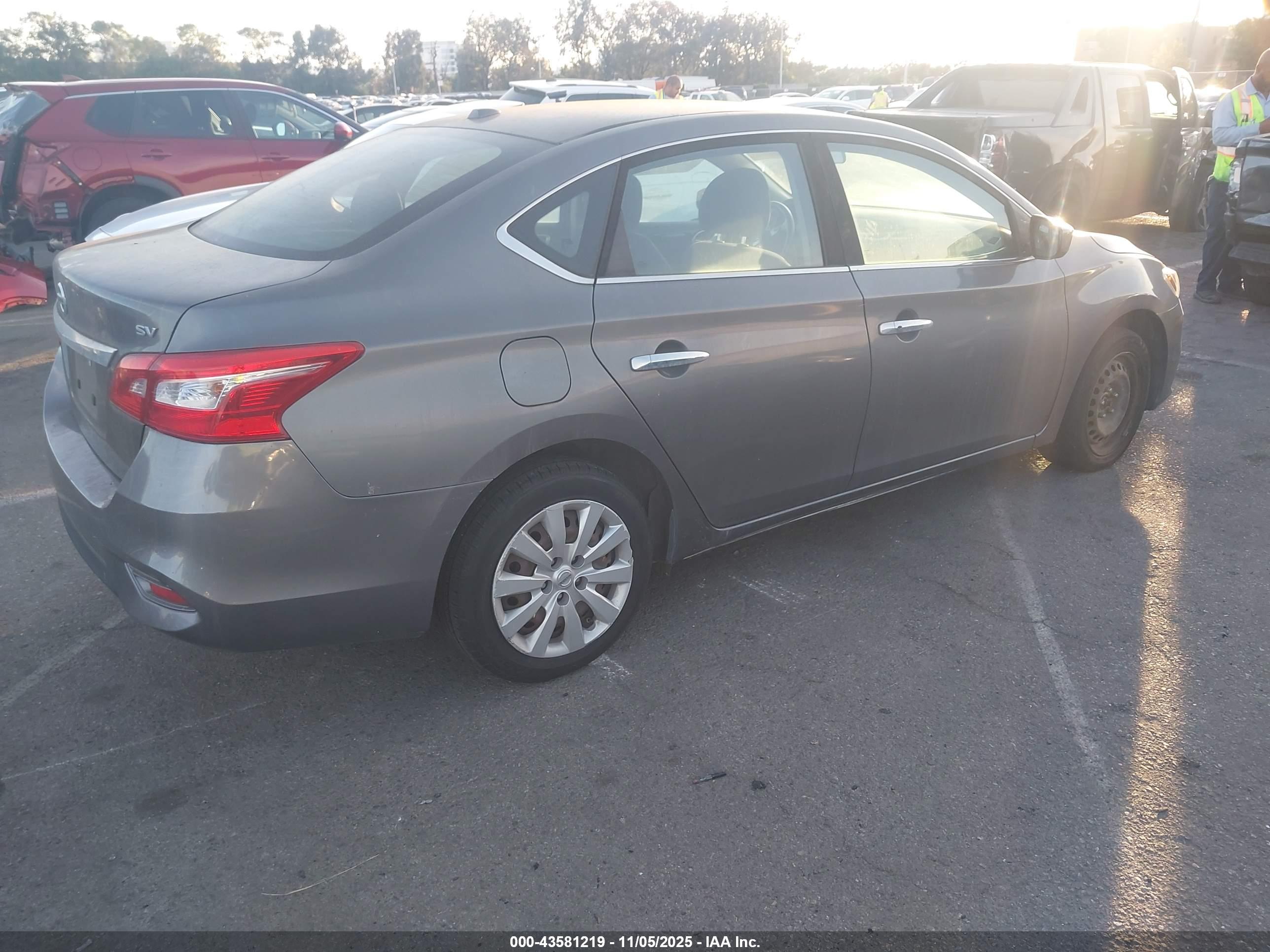NISSAN SENTRA image 4