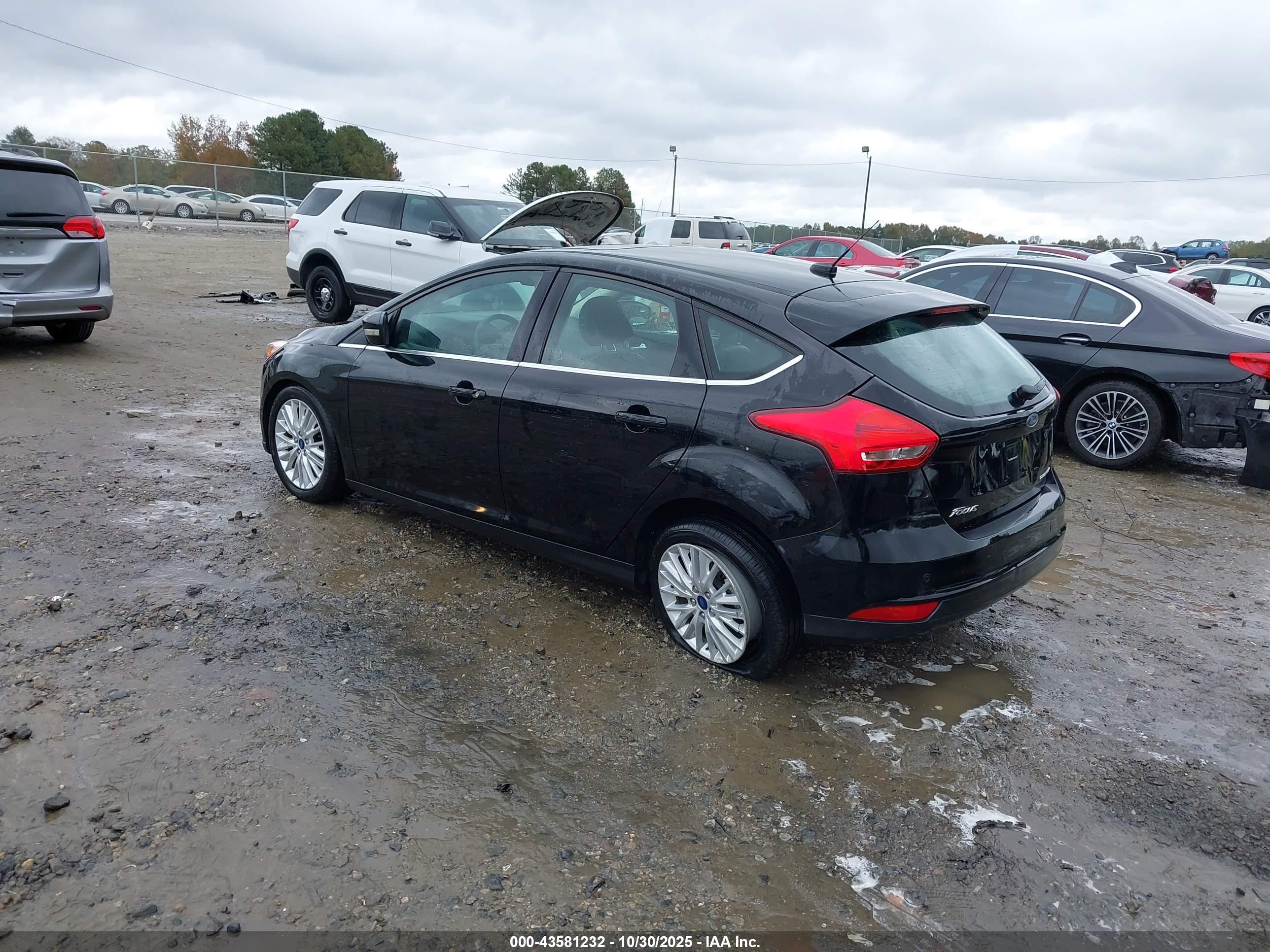 FORD FOCUS image 3