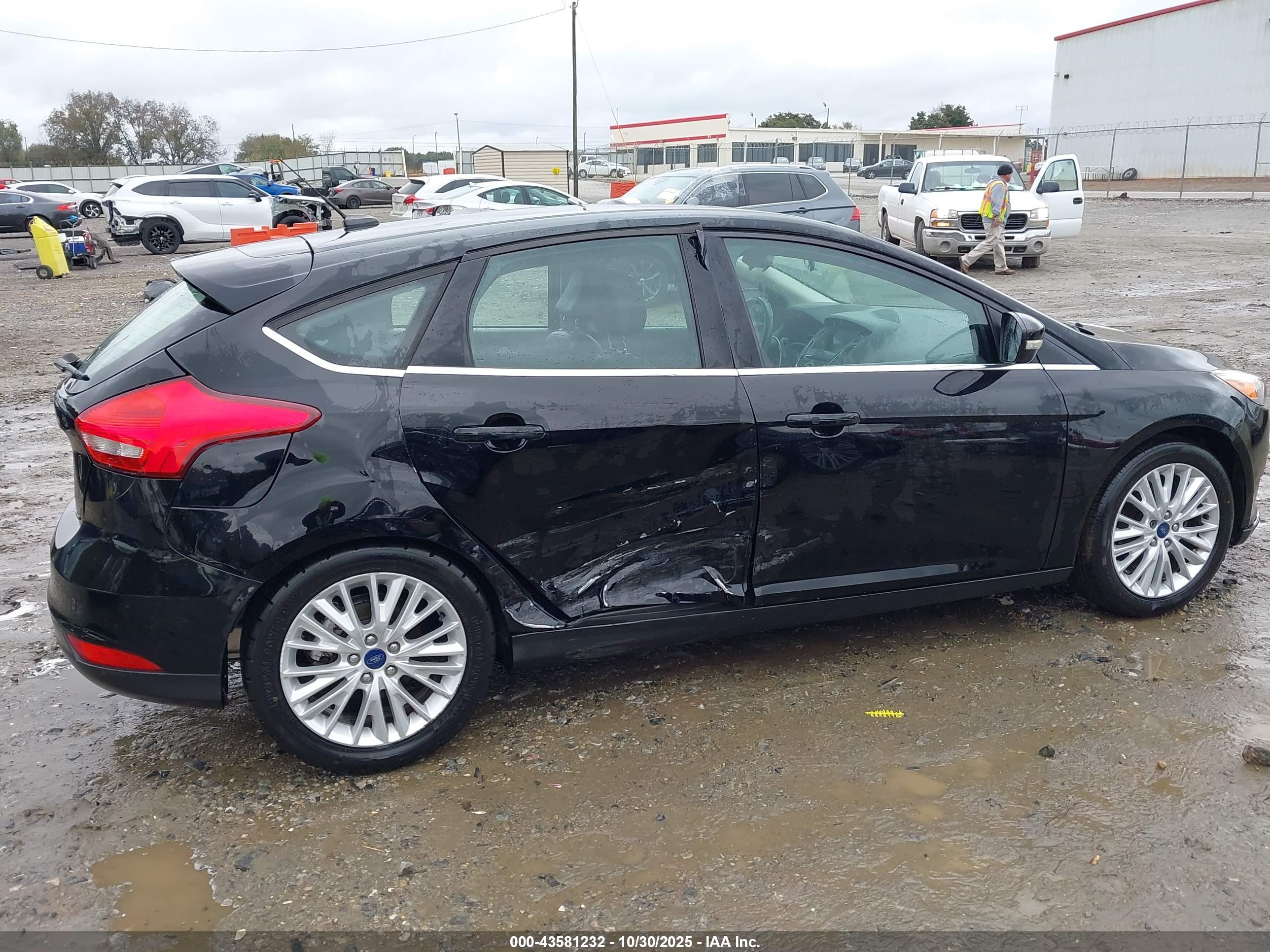 FORD FOCUS image 6