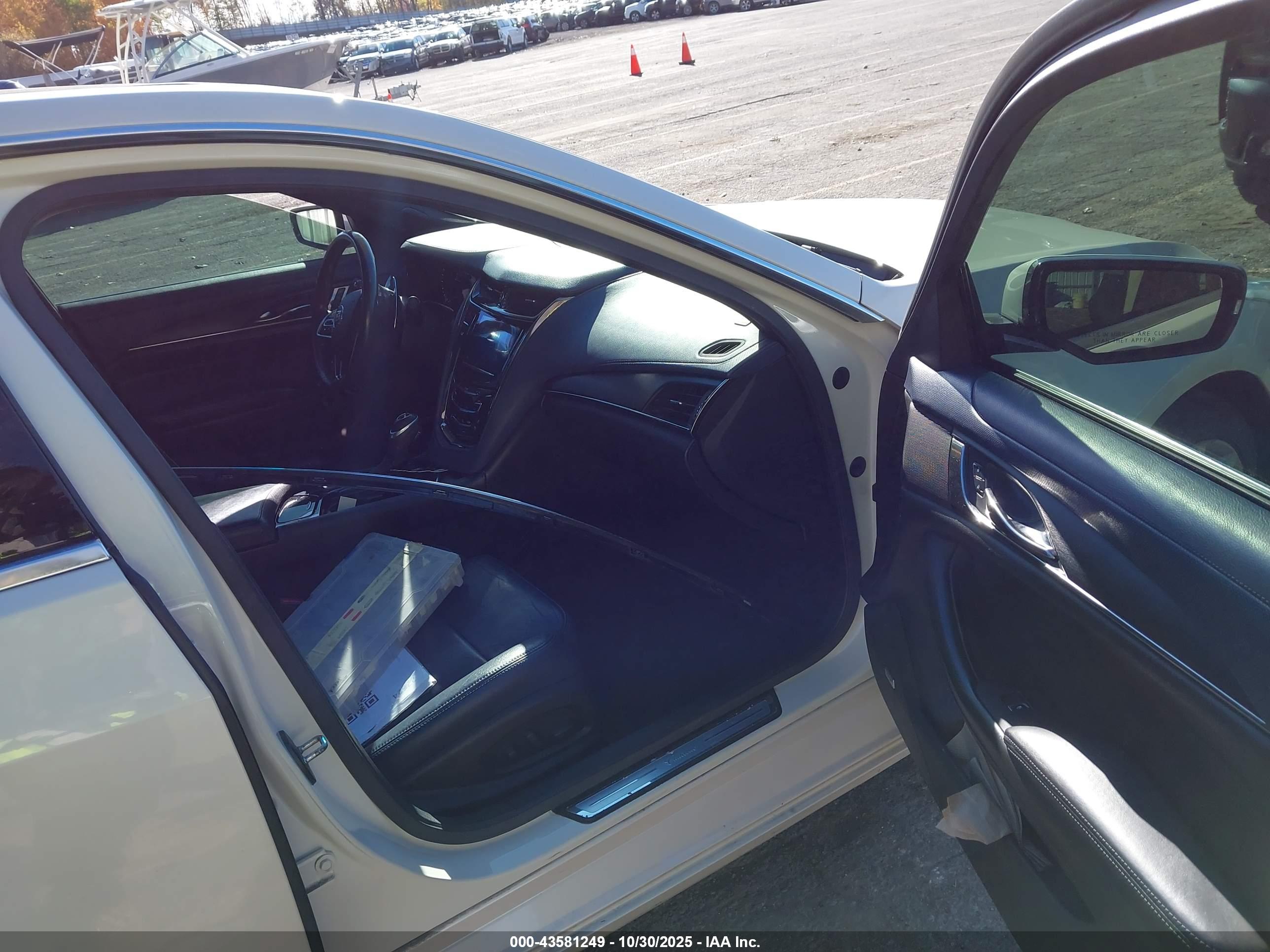 CADILLAC CTS image 5