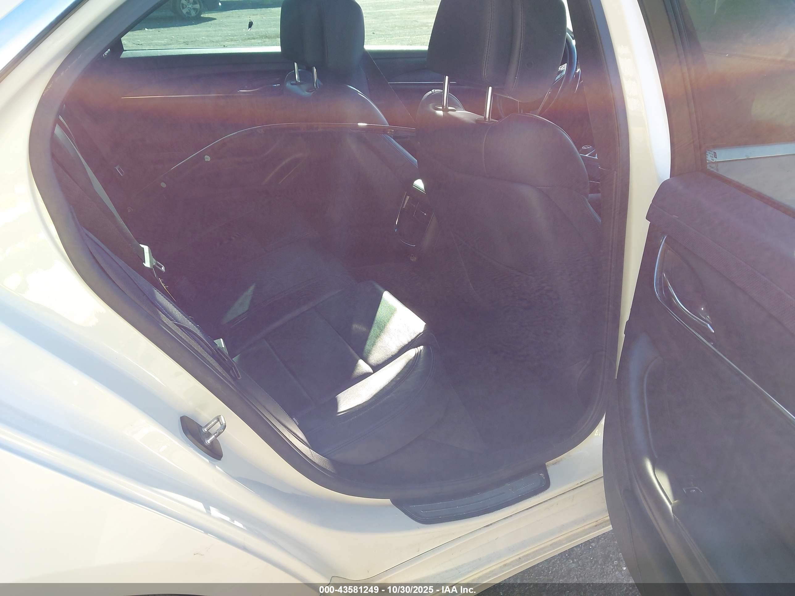 CADILLAC CTS image 8