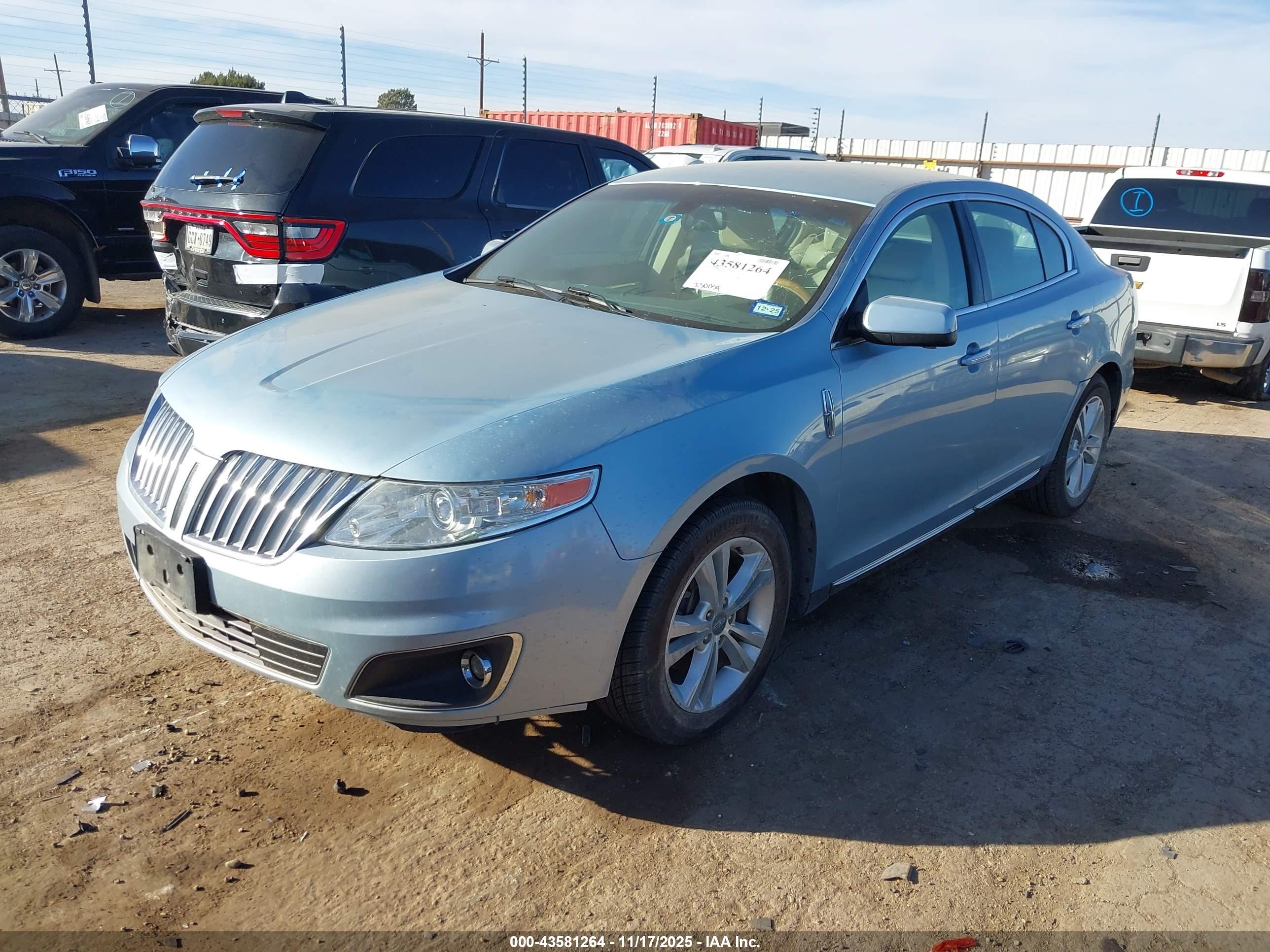 LINCOLN MKS image 2
