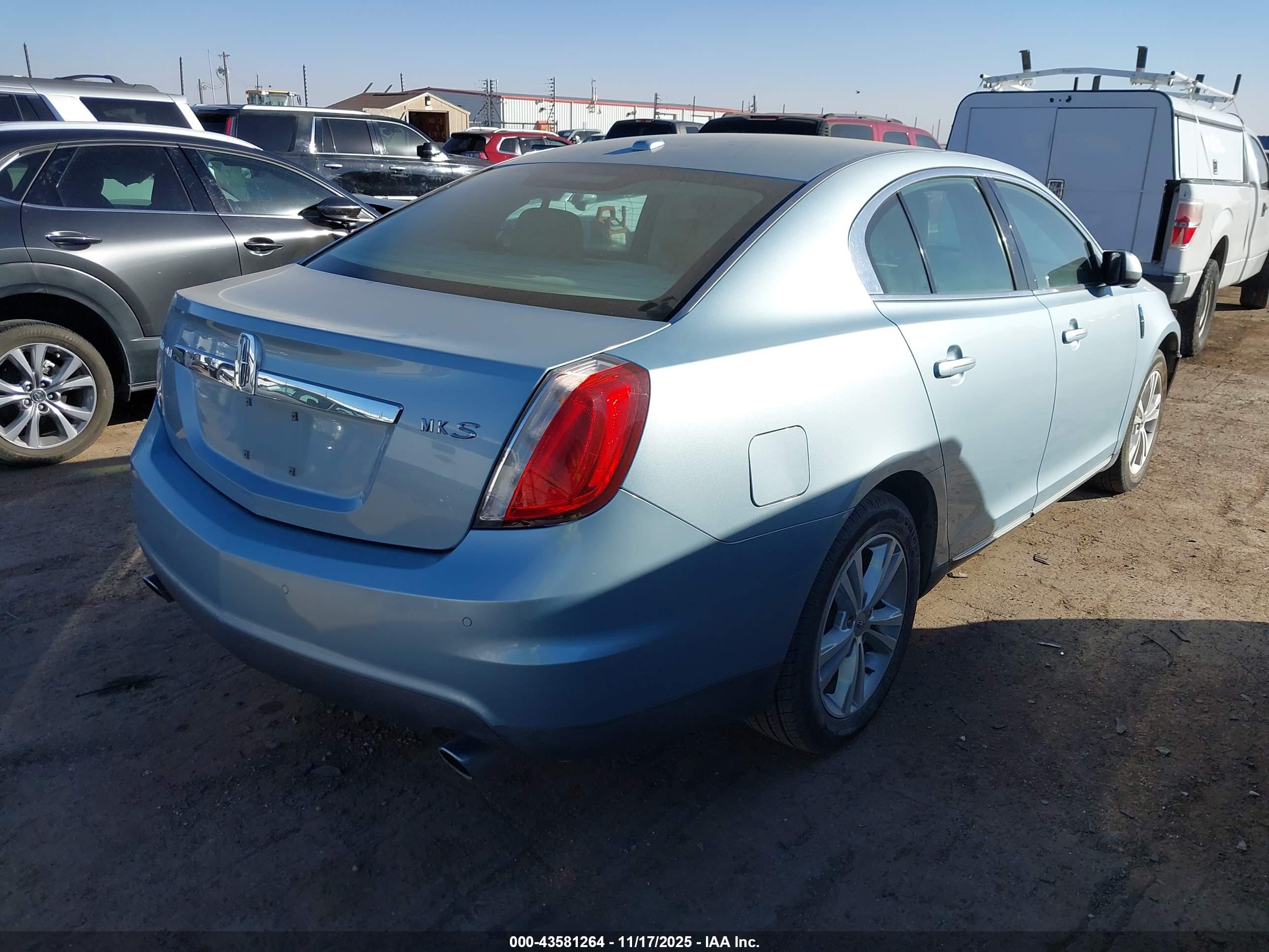 LINCOLN MKS image 4