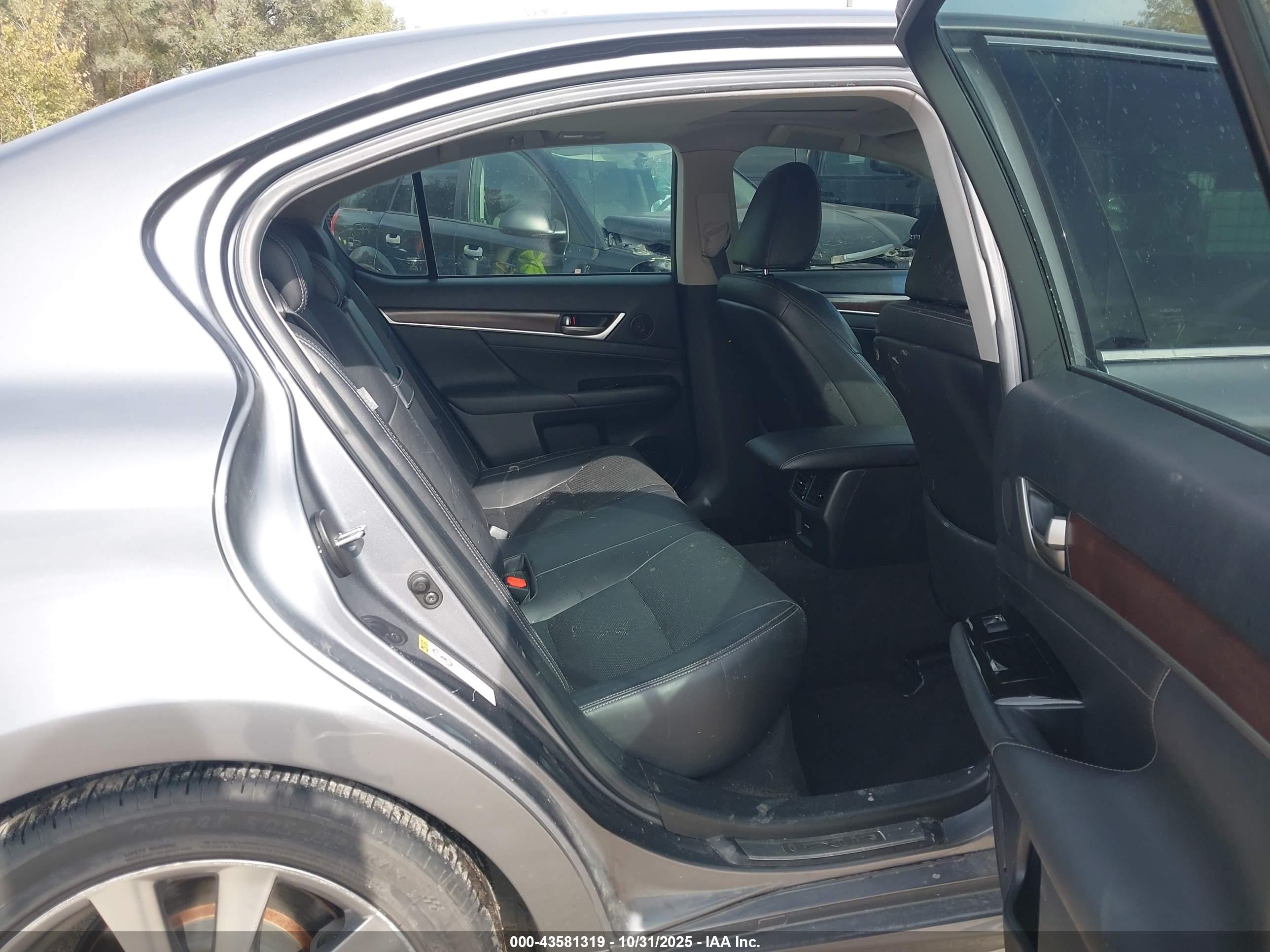 LEXUS GS image 8