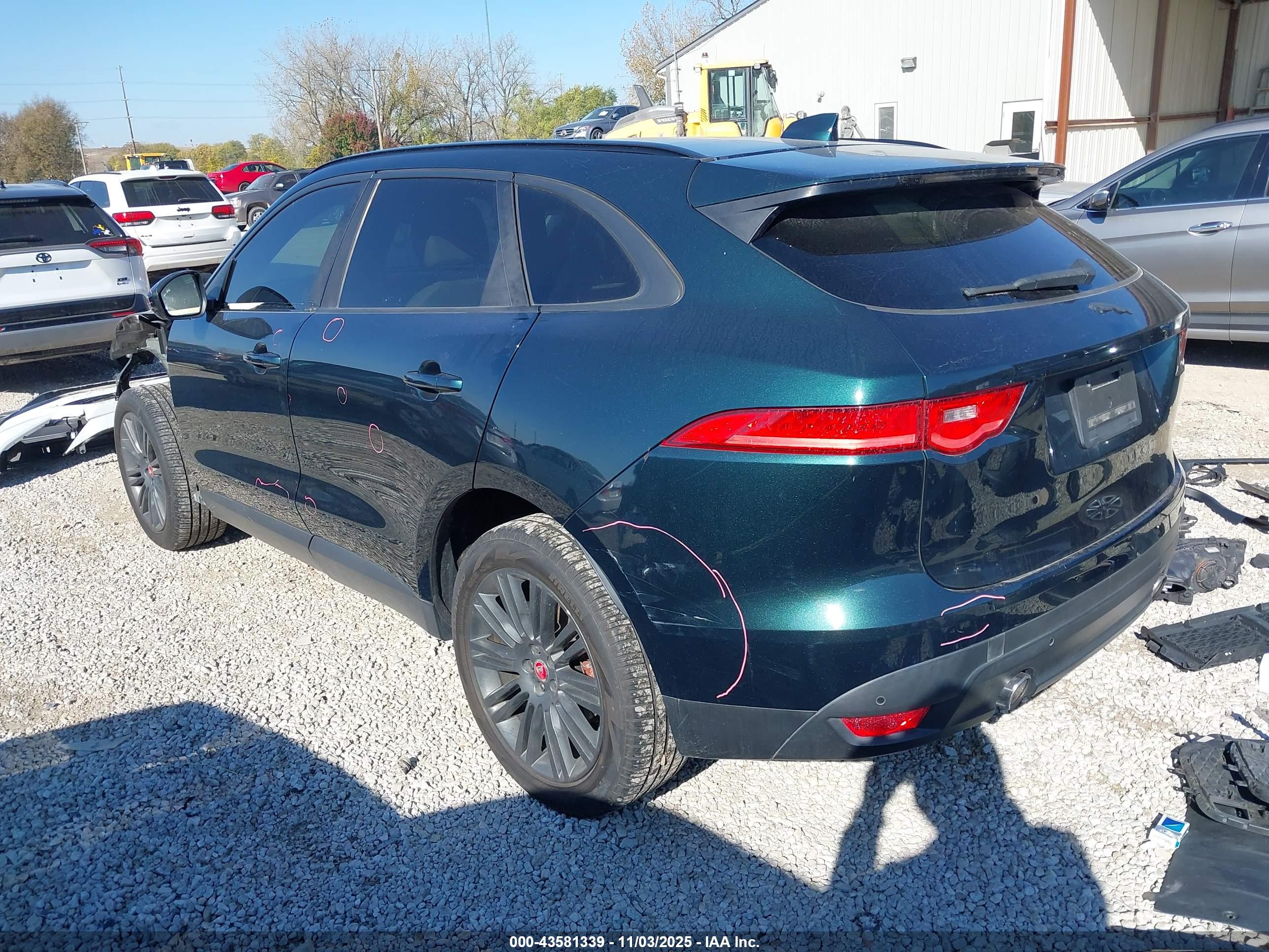 JAGUAR F-PACE image 3