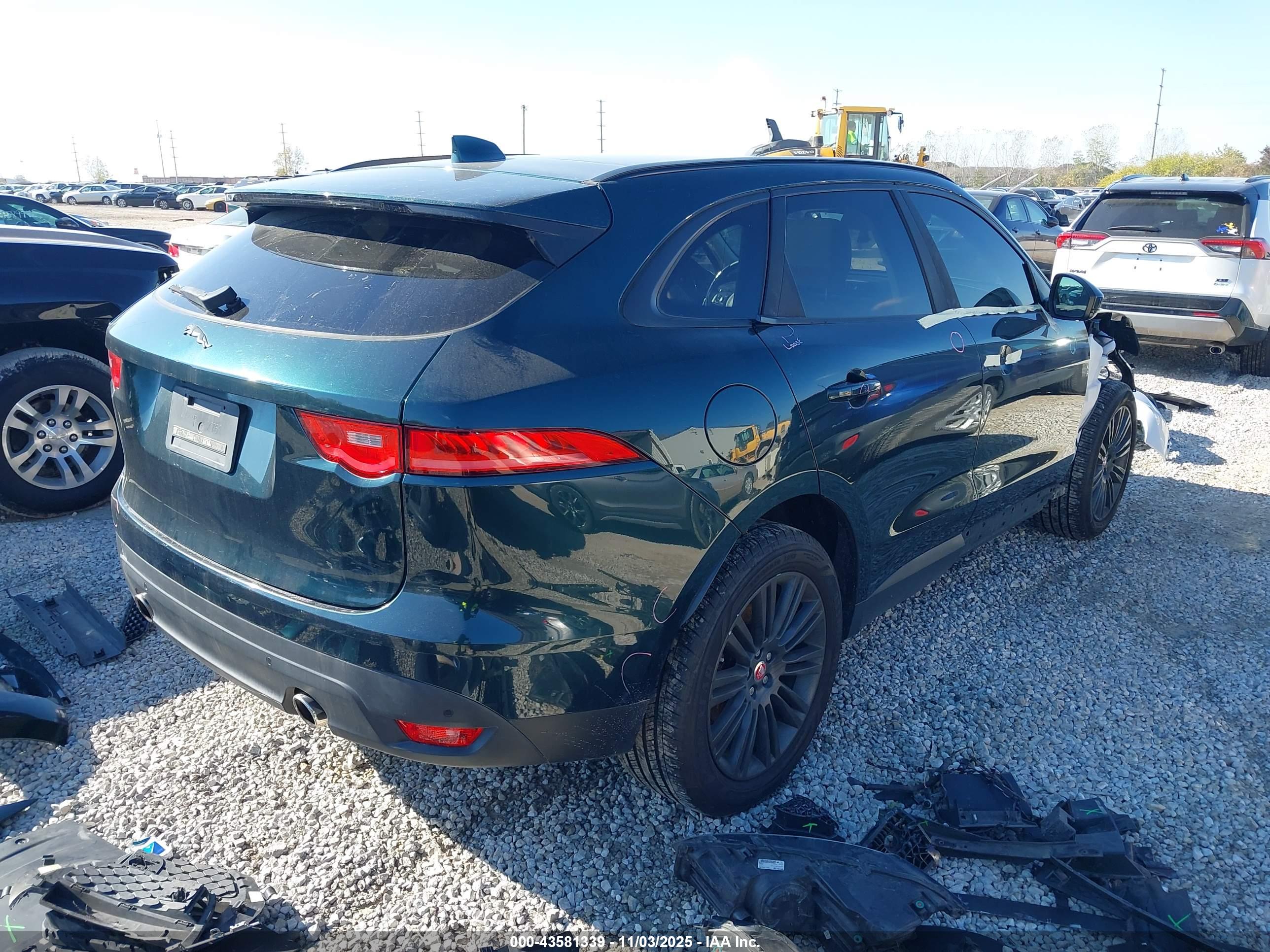 JAGUAR F-PACE image 4