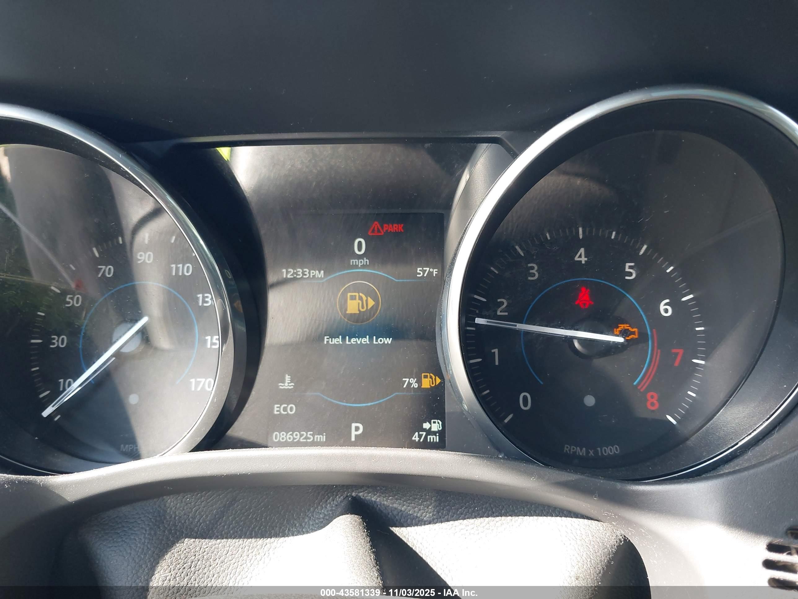 JAGUAR F-PACE image 7