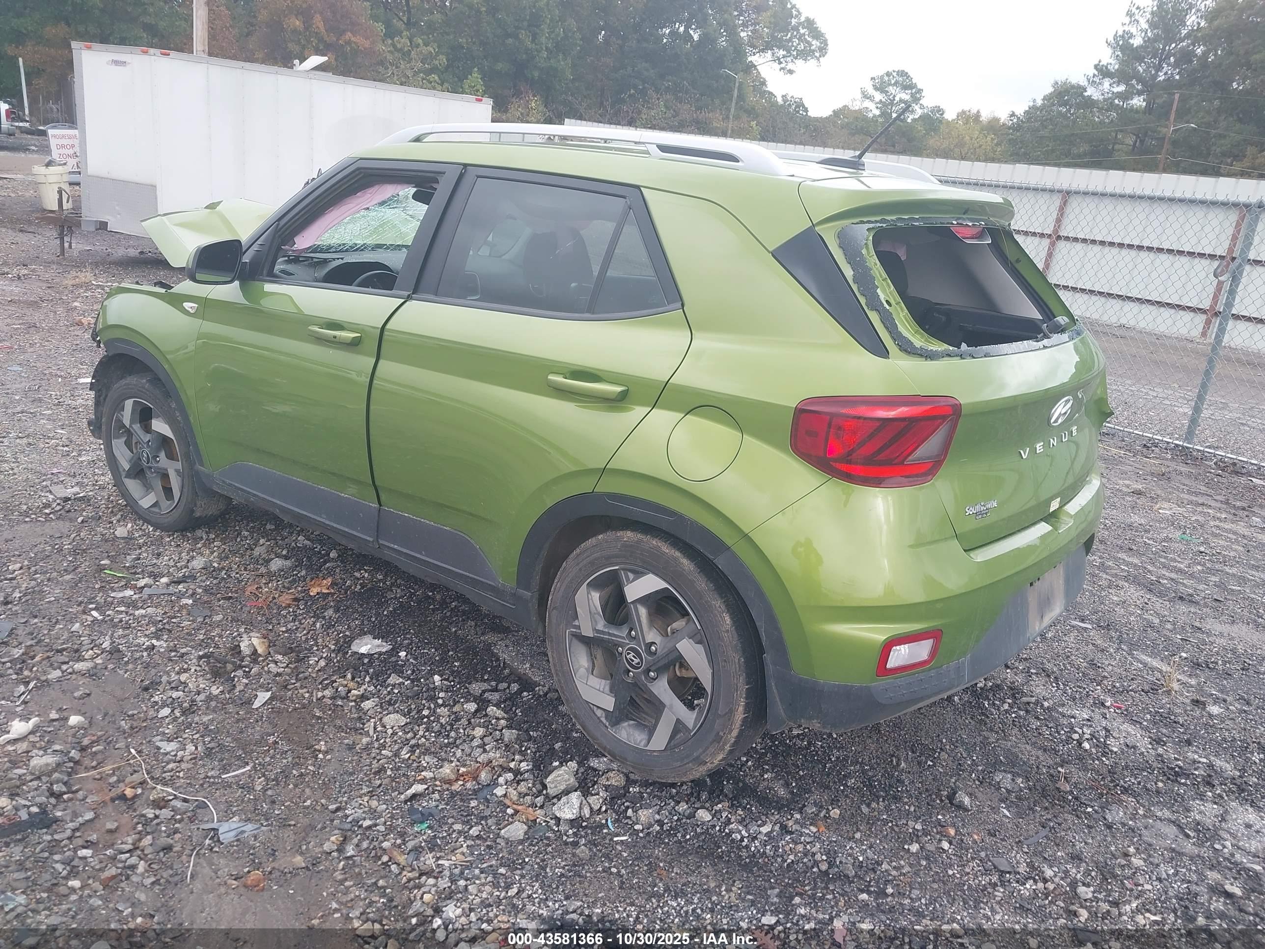 HYUNDAI VENUE image 3