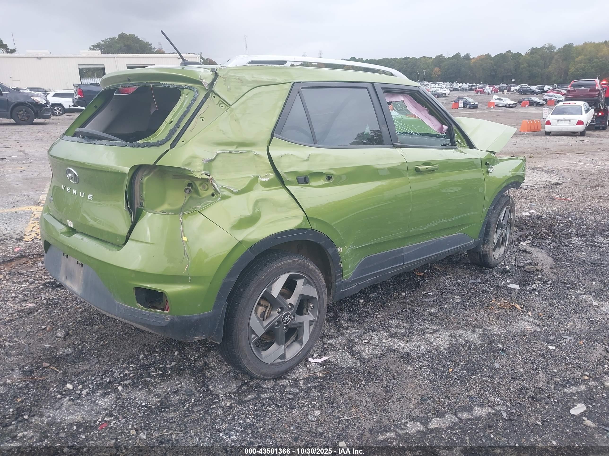HYUNDAI VENUE image 4