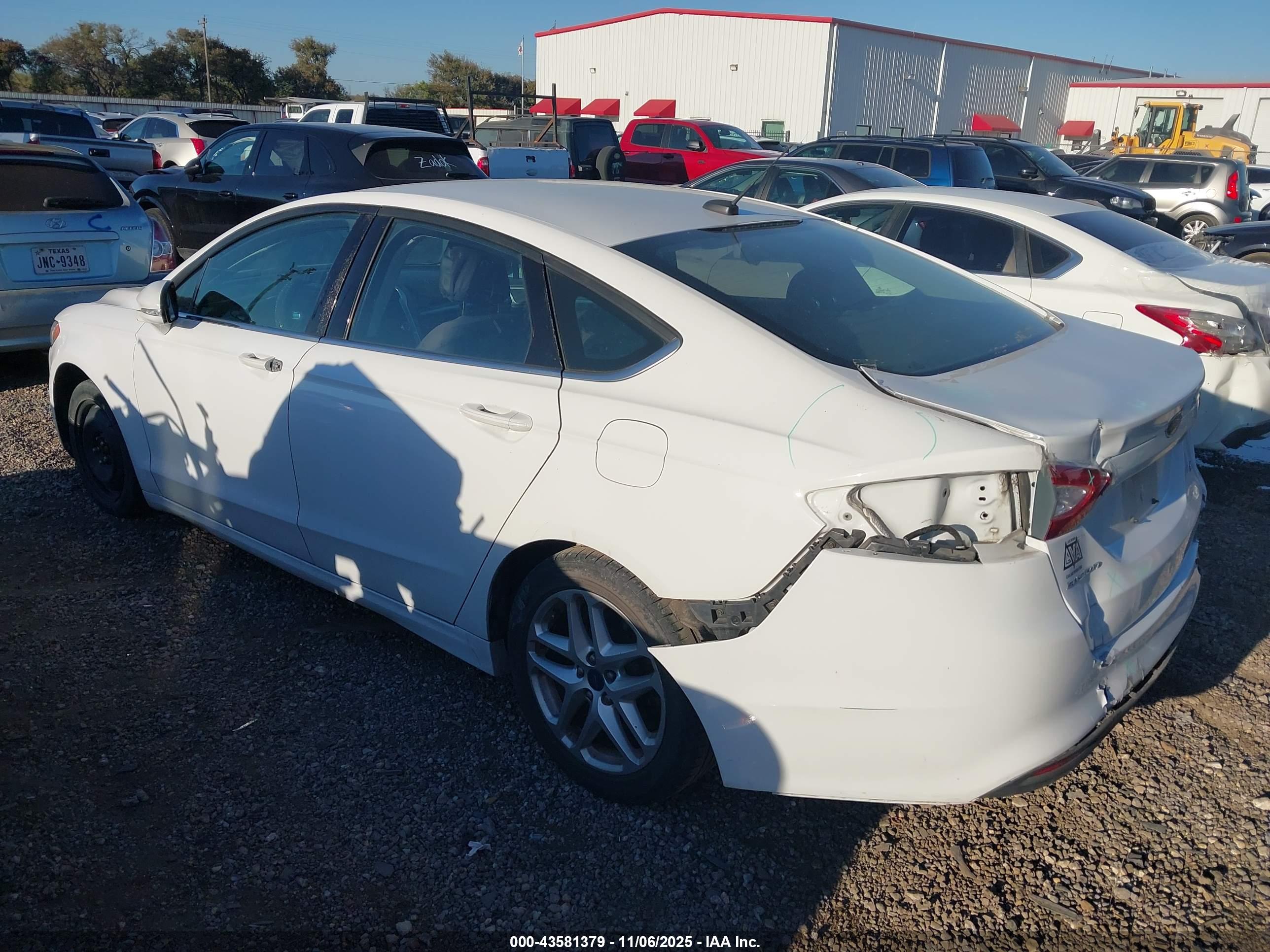 FORD FUSION image 3