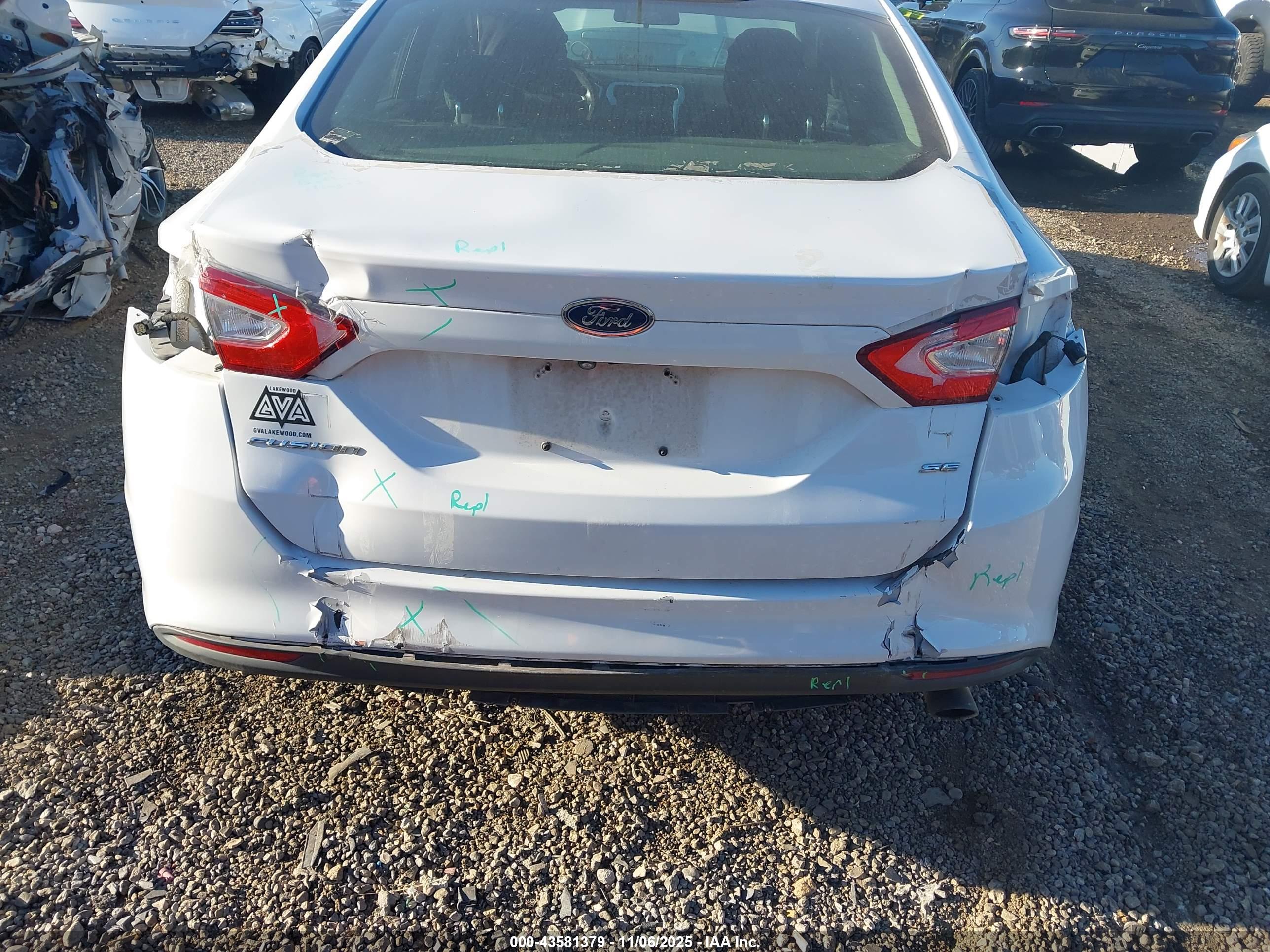 FORD FUSION image 6