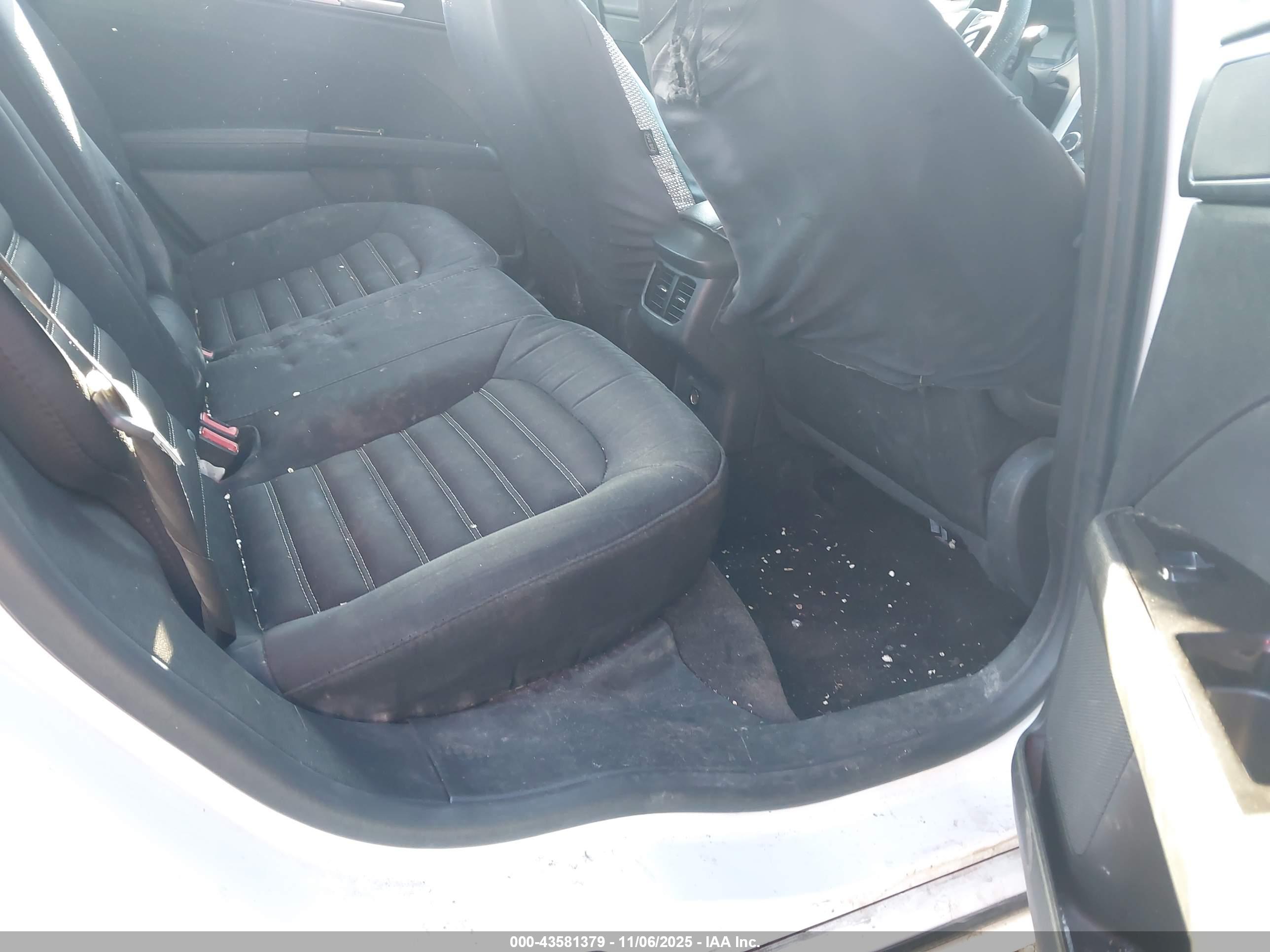 FORD FUSION image 8
