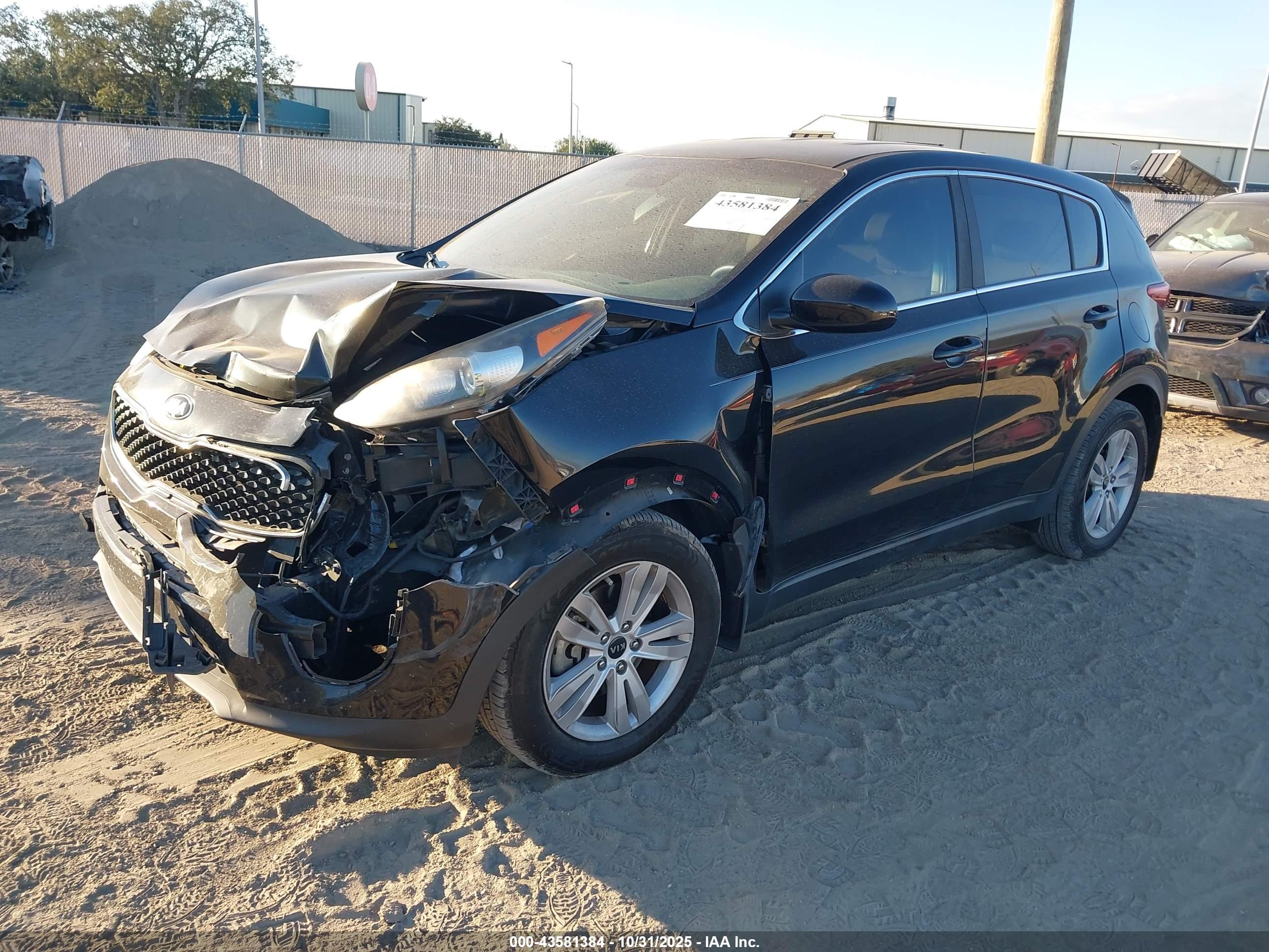KIA SPORTAGE image 2