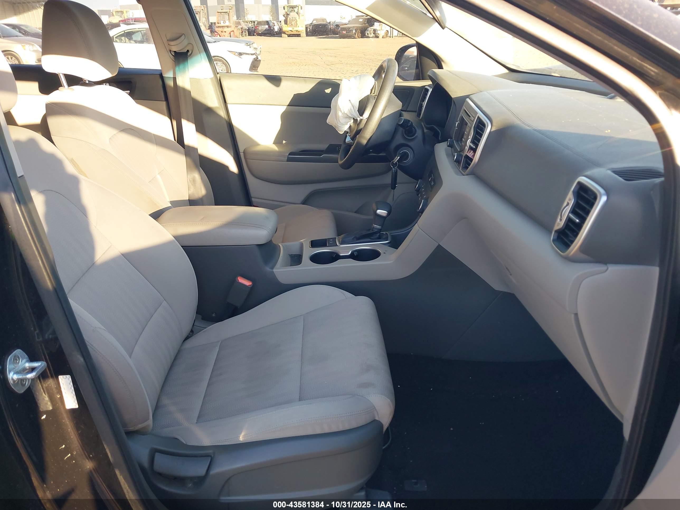 KIA SPORTAGE image 5